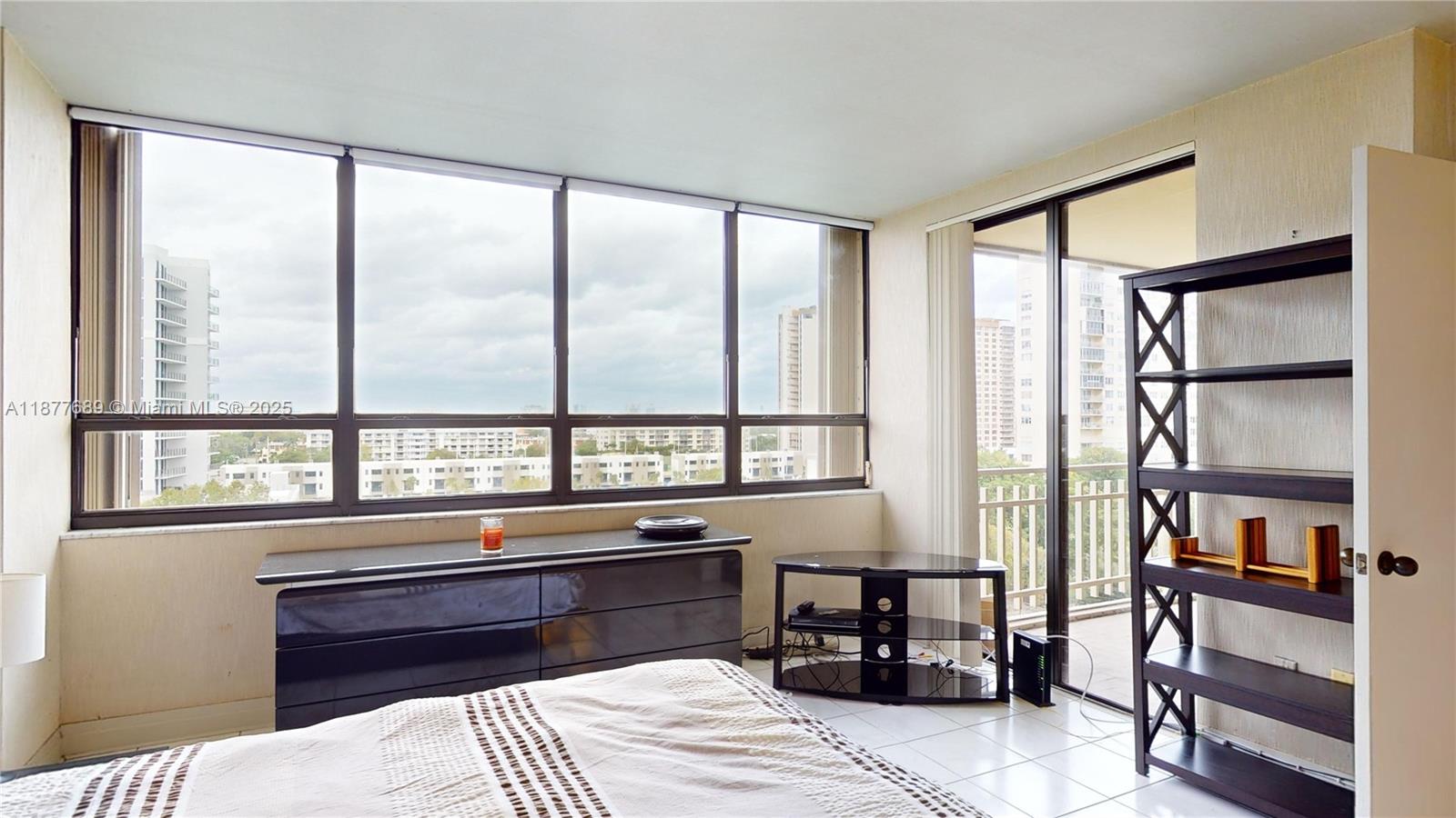 JOCKEY CLUB III CONDO - Residential