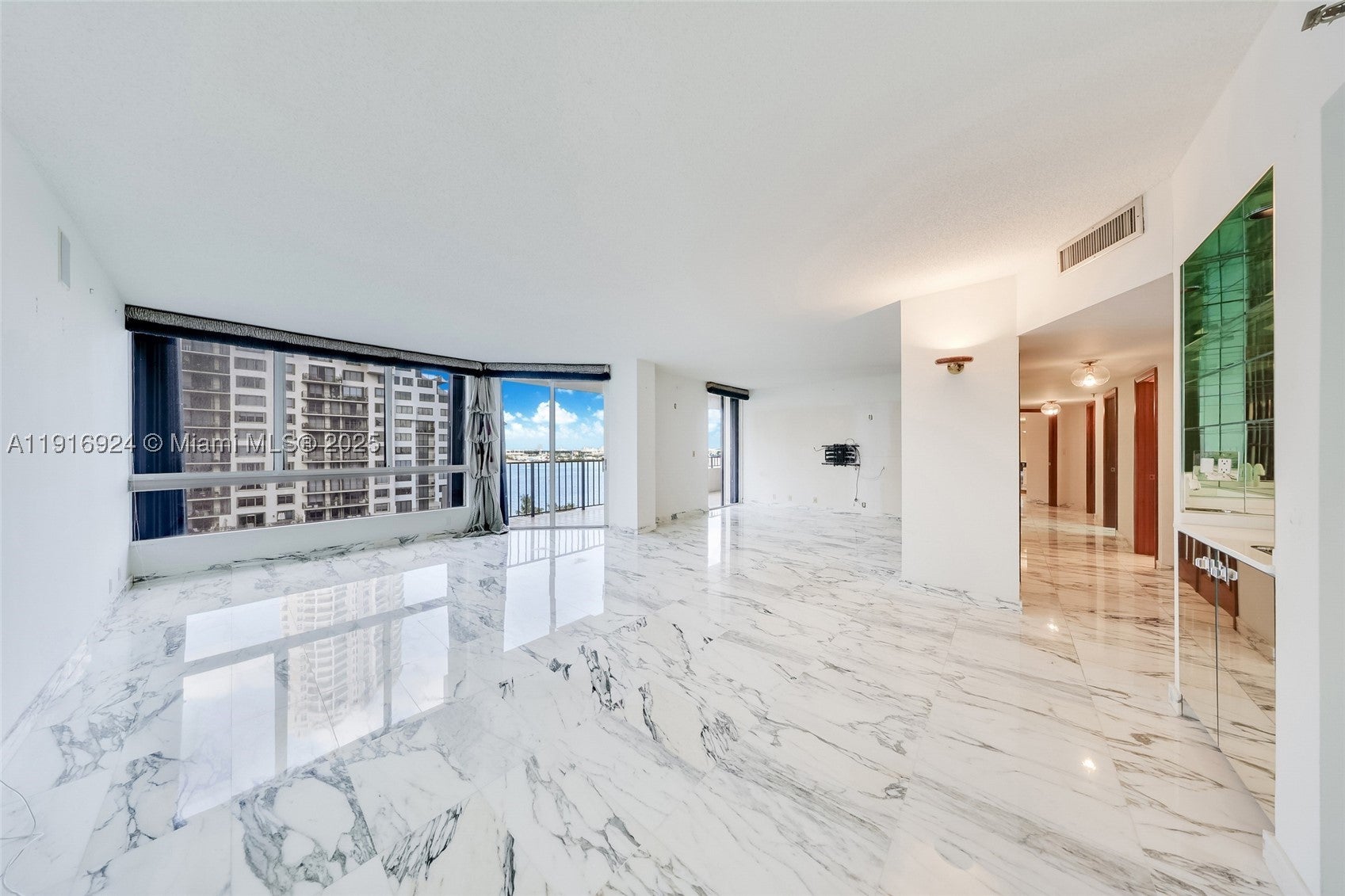 520 Brickell Key Dr A1104, Miami FL 33131