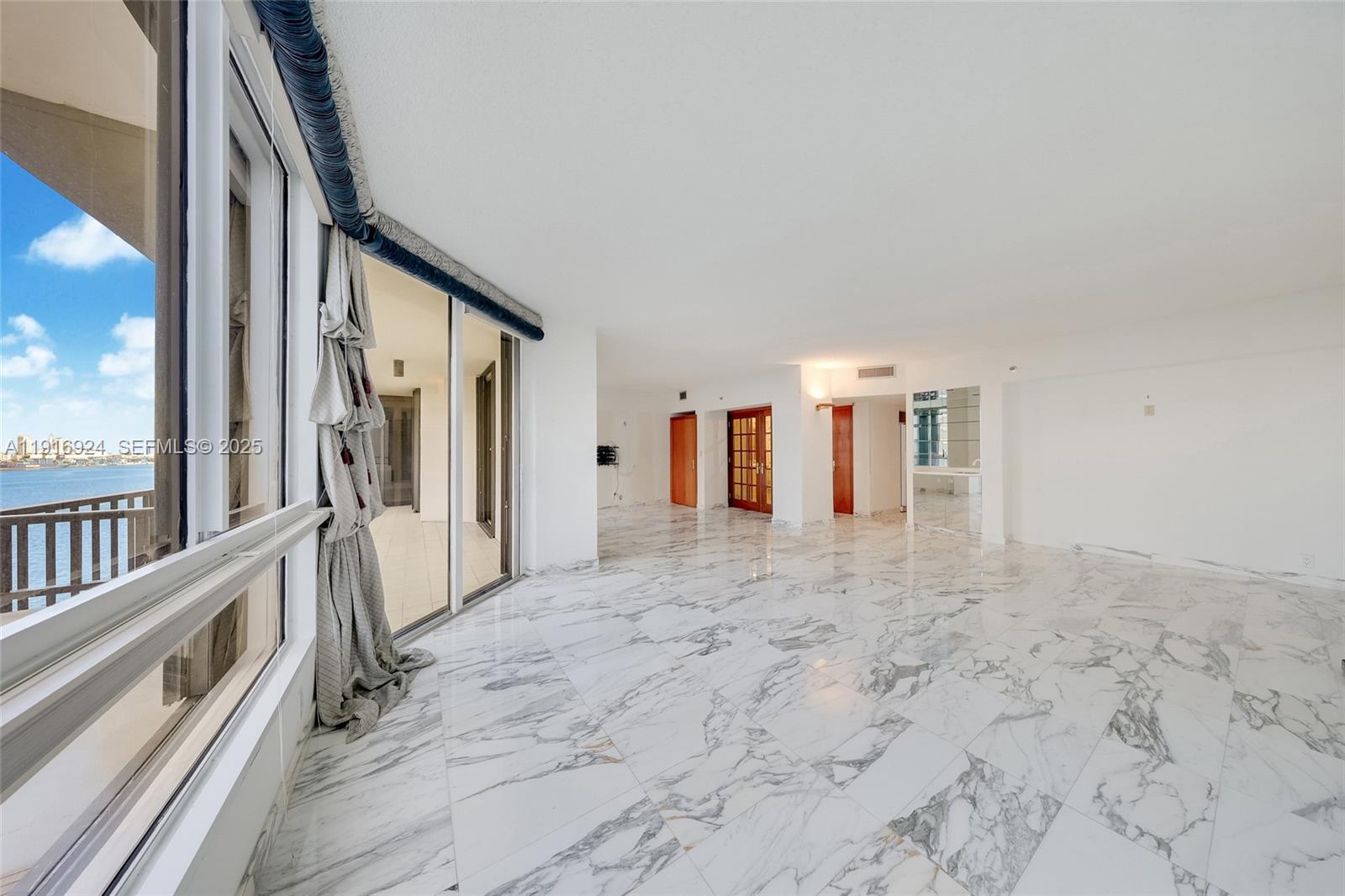 Brickell Key One - Residential