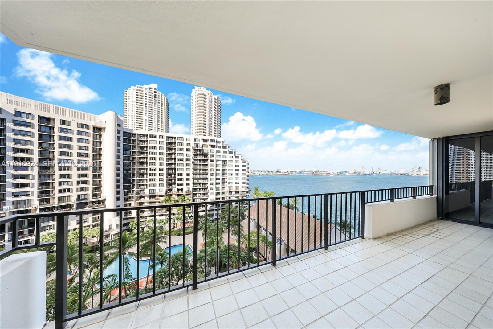 520 Brickell Key Dr A1104