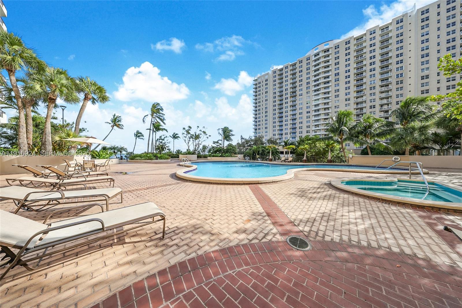 Brickell Key One - Residential