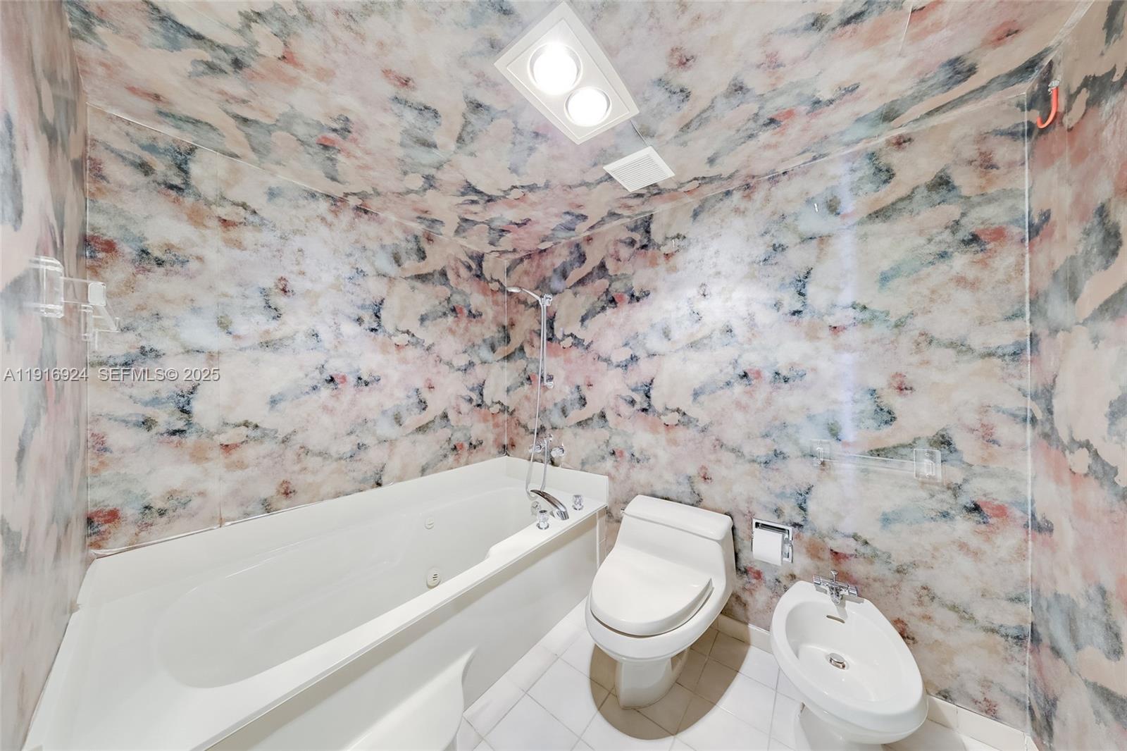 Brickell Key One - Residential