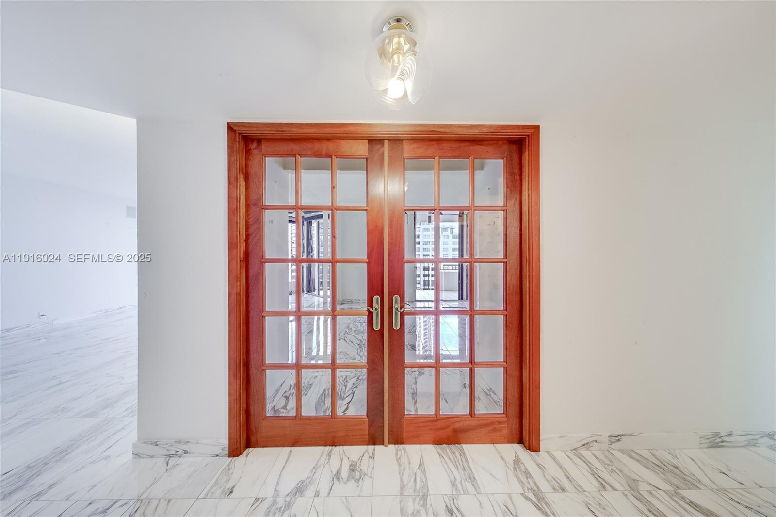 Brickell Key One - Residential