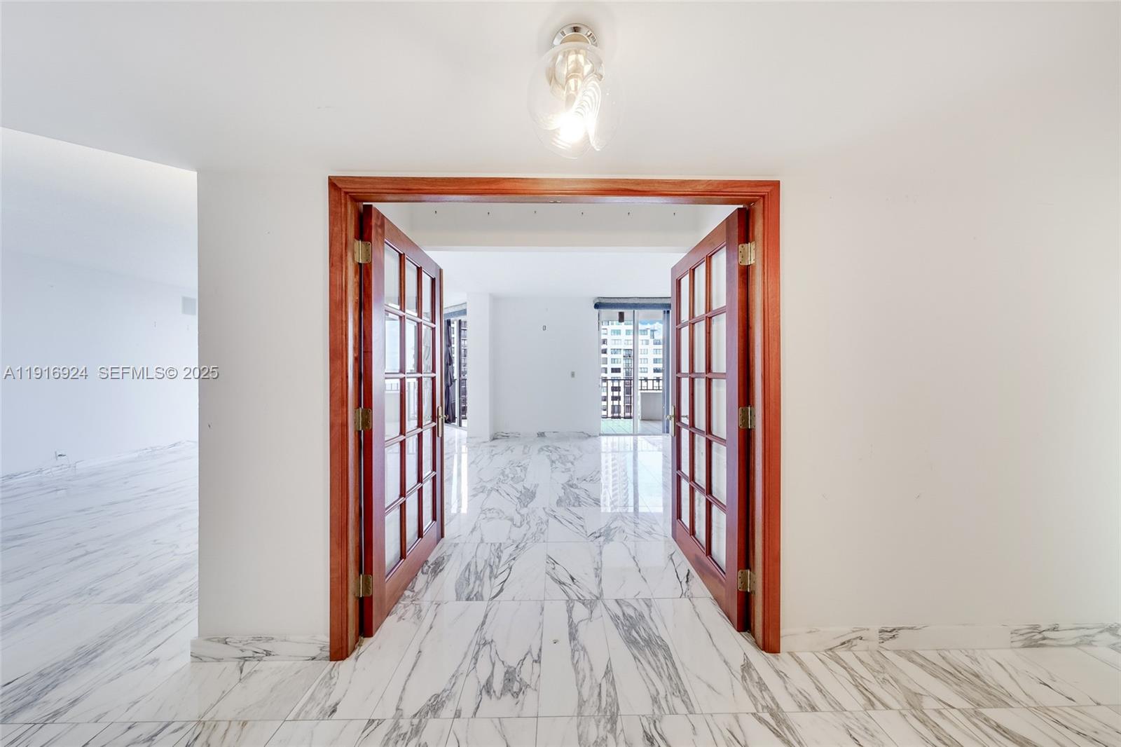 Brickell Key One - Residential