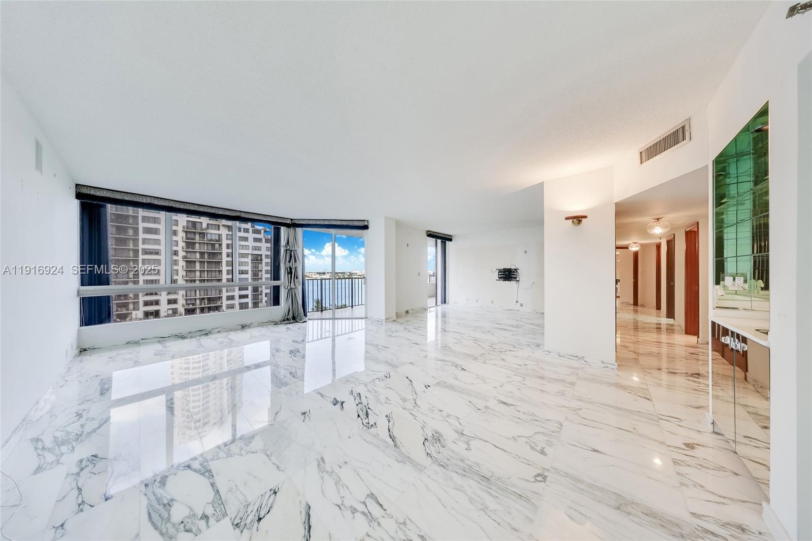 Brickell Key One - Residential
