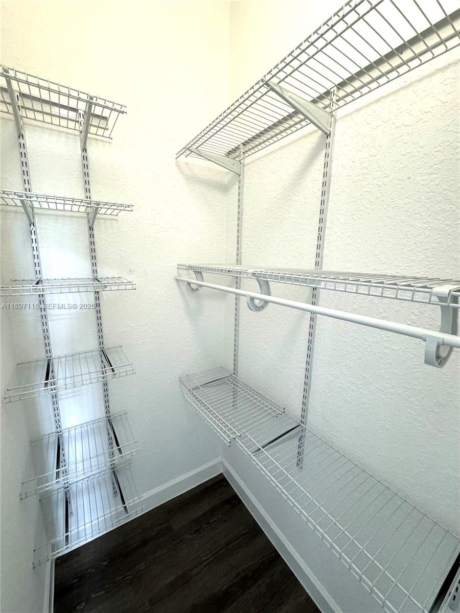 FONTAINBLEAU LAKES COURTY - Residential