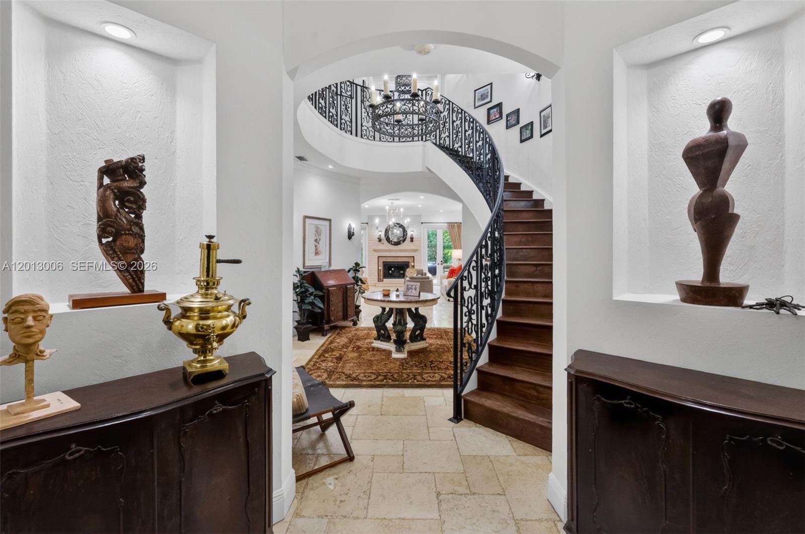 1818 Espanola Dr