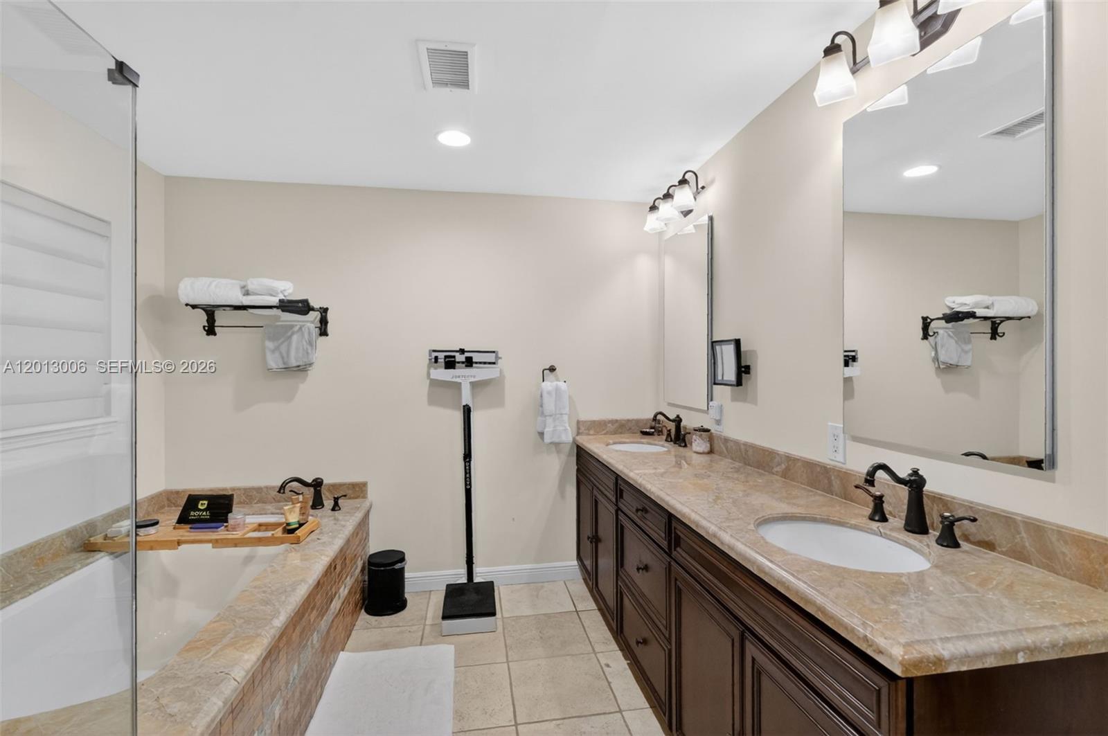 ESPANOLA HEIGHTS - Residential