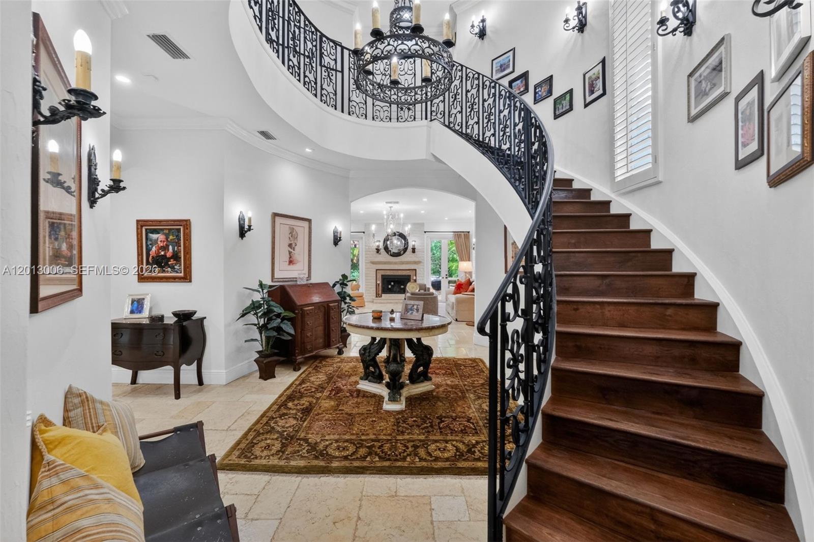 1818 Espanola Dr