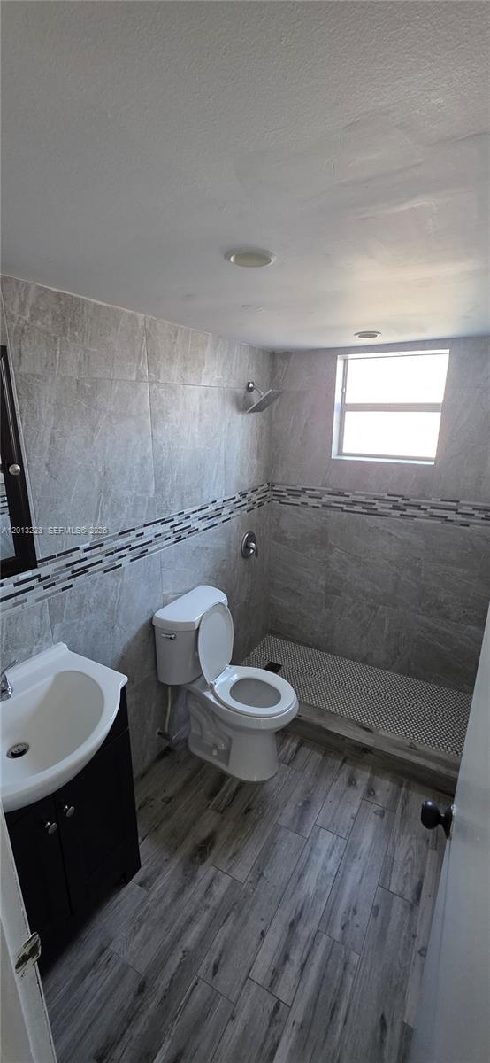 CRYSTAL CONDO - Residential Lease
