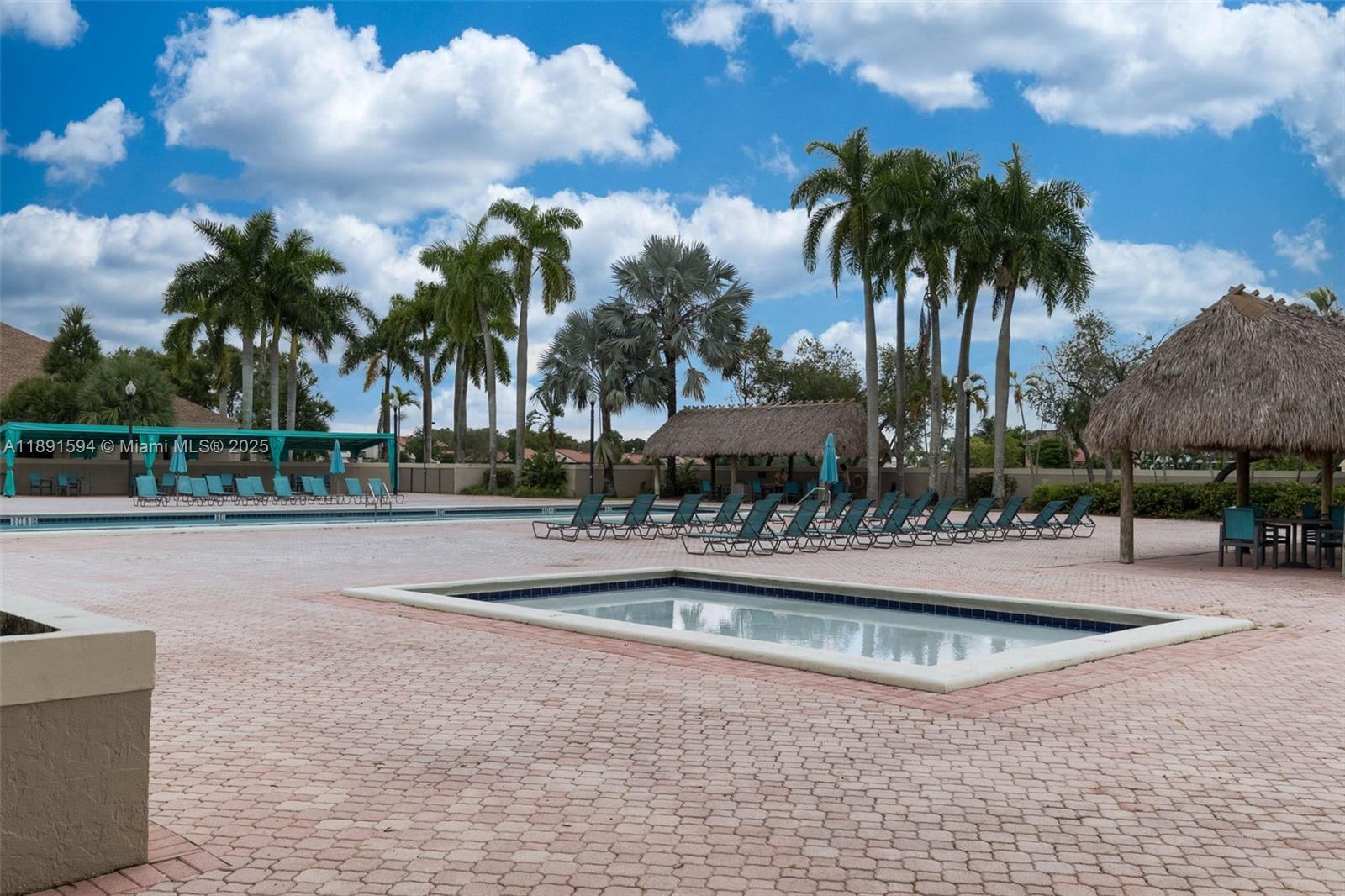 LAKES MEADOW VILG HOMES C - Residential