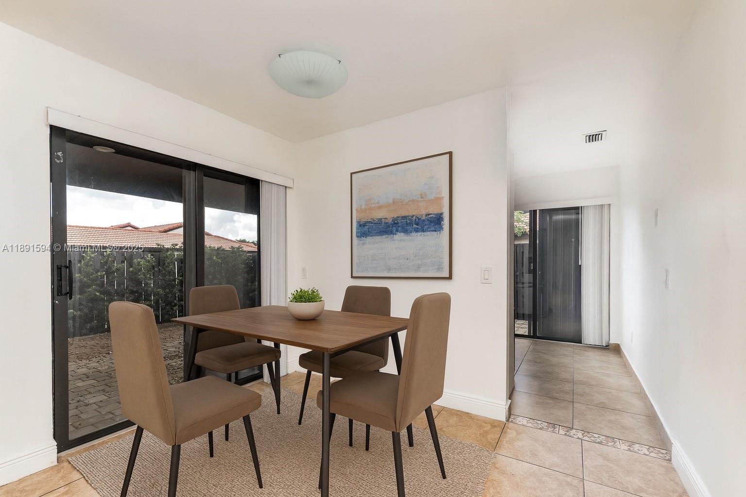 LAKES MEADOW VILG HOMES C - Residential