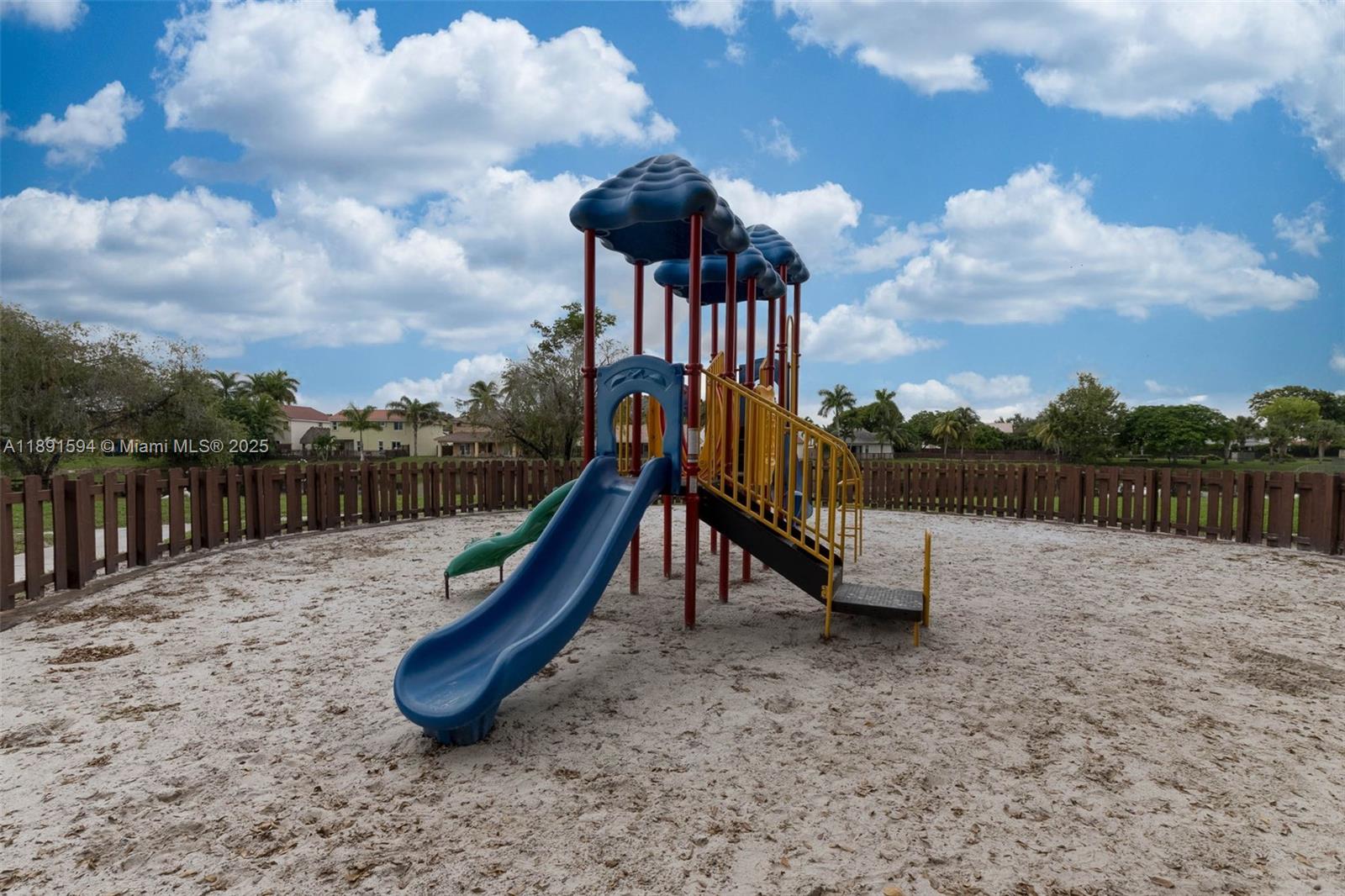 LAKES MEADOW VILG HOMES C - Residential