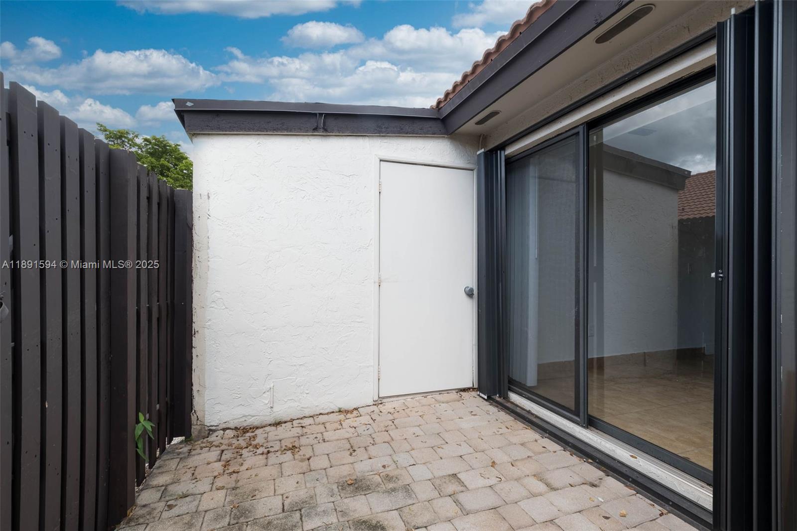 LAKES MEADOW VILG HOMES C - Residential