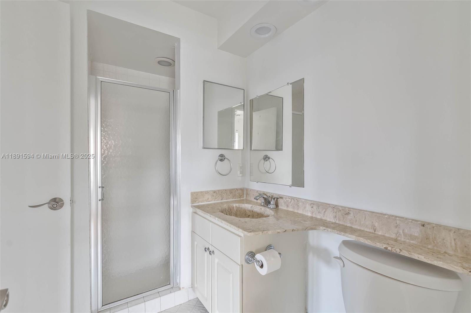 LAKES MEADOW VILG HOMES C - Residential