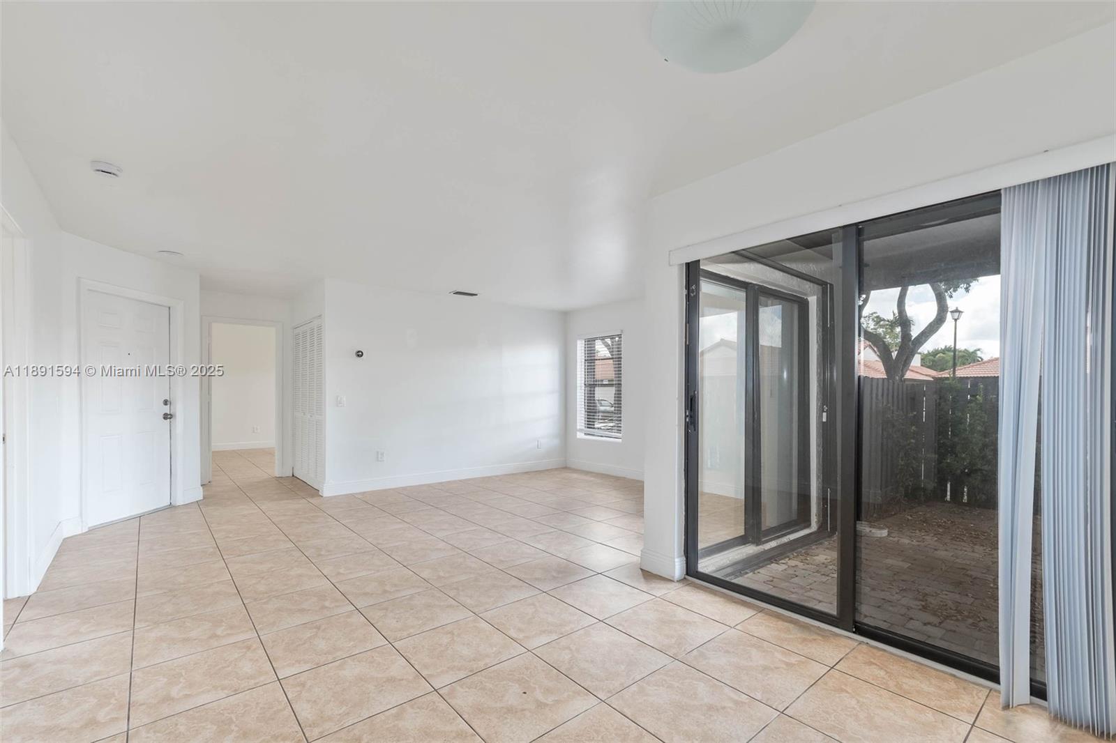 LAKES MEADOW VILG HOMES C - Residential