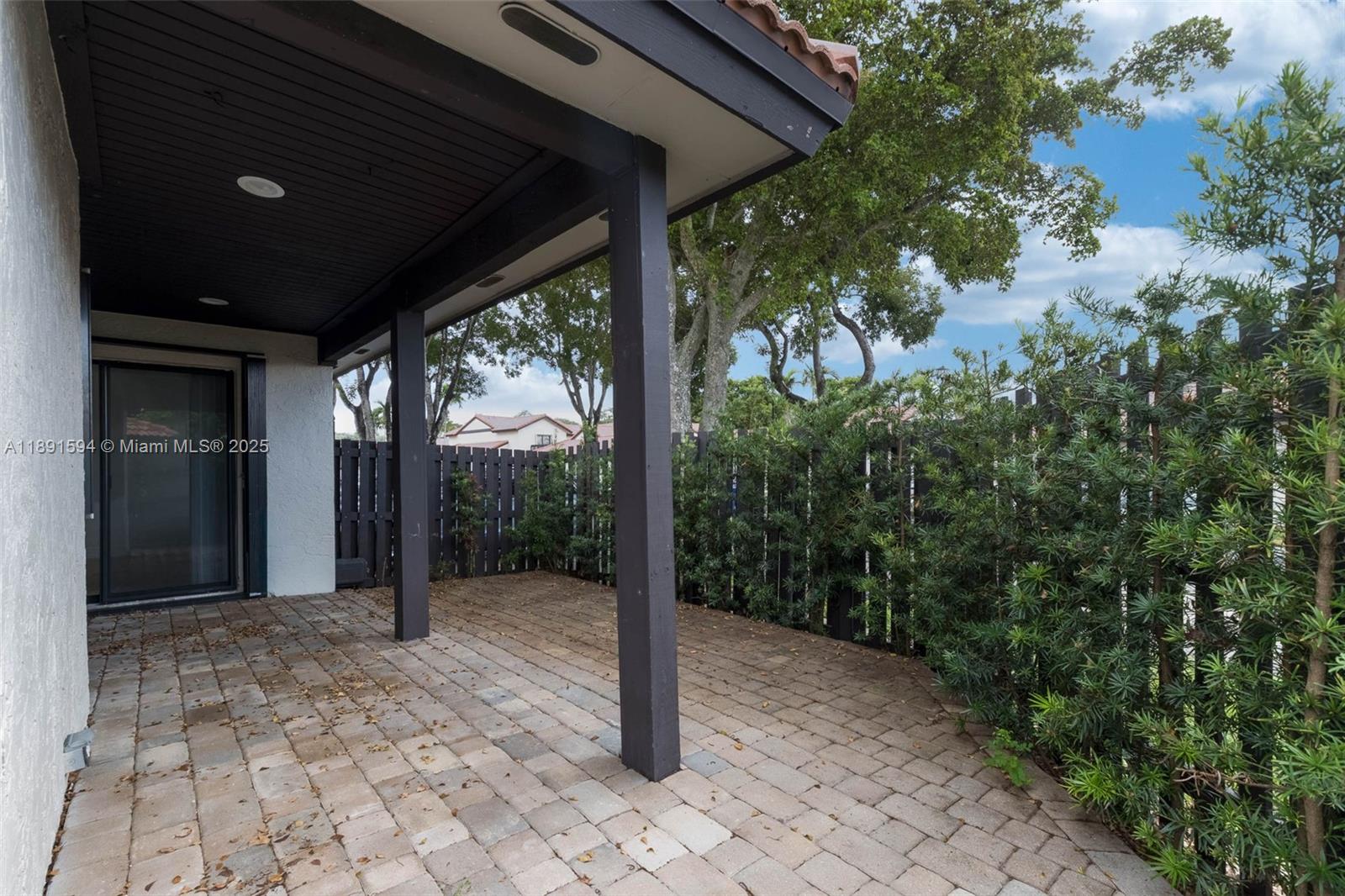 LAKES MEADOW VILG HOMES C - Residential