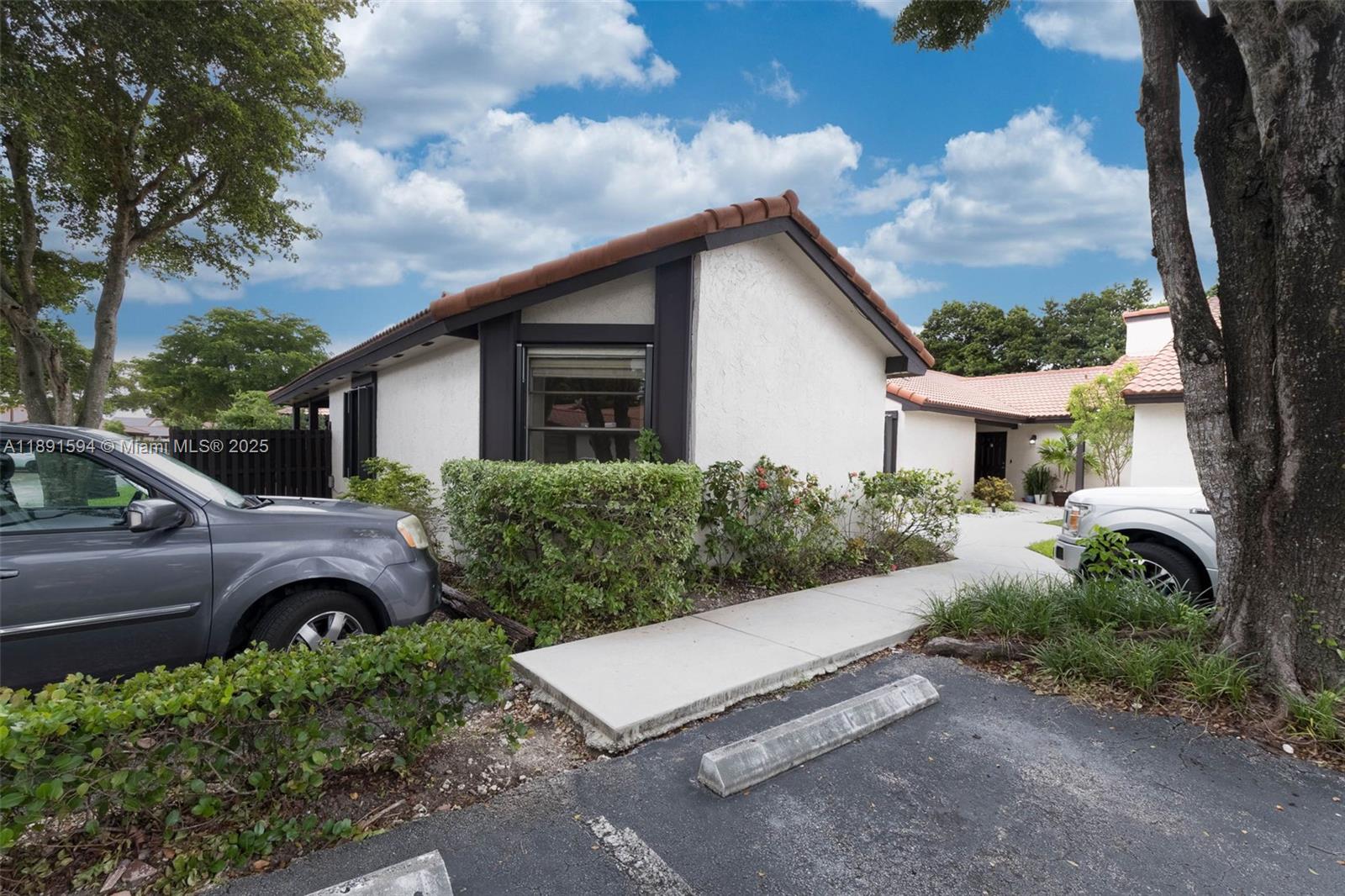 LAKES MEADOW VILG HOMES C - Residential