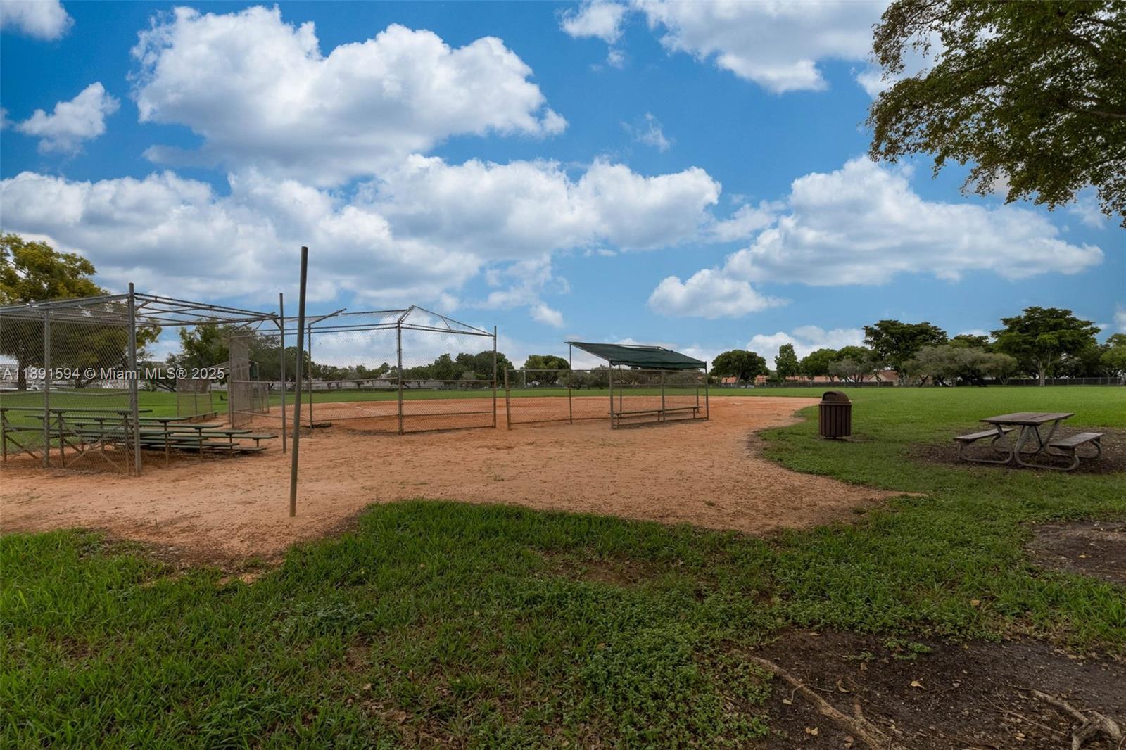 LAKES MEADOW VILG HOMES C - Residential