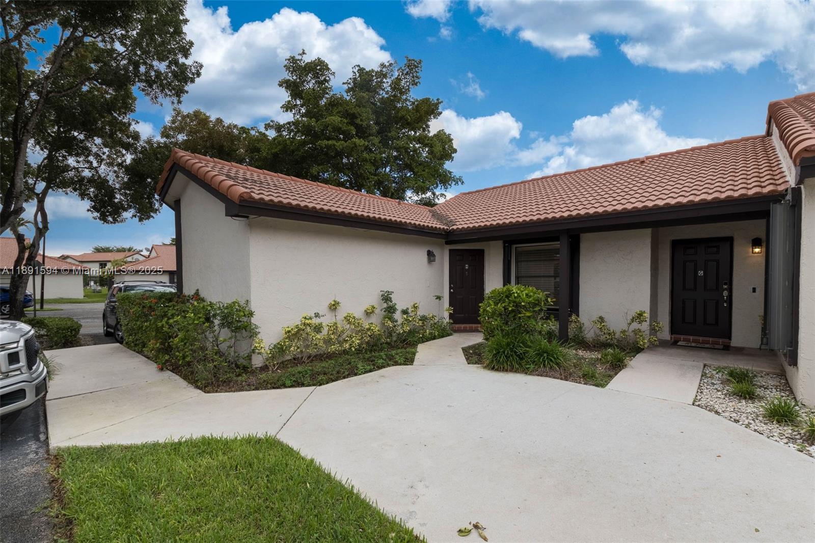 LAKES MEADOW VILG HOMES C - Residential