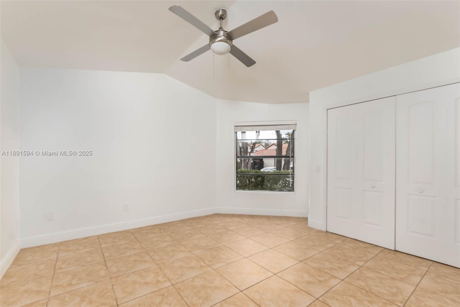 LAKES MEADOW VILG HOMES C - Residential