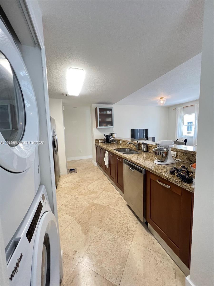 ROADS END VILLAGE CONDO - Residential