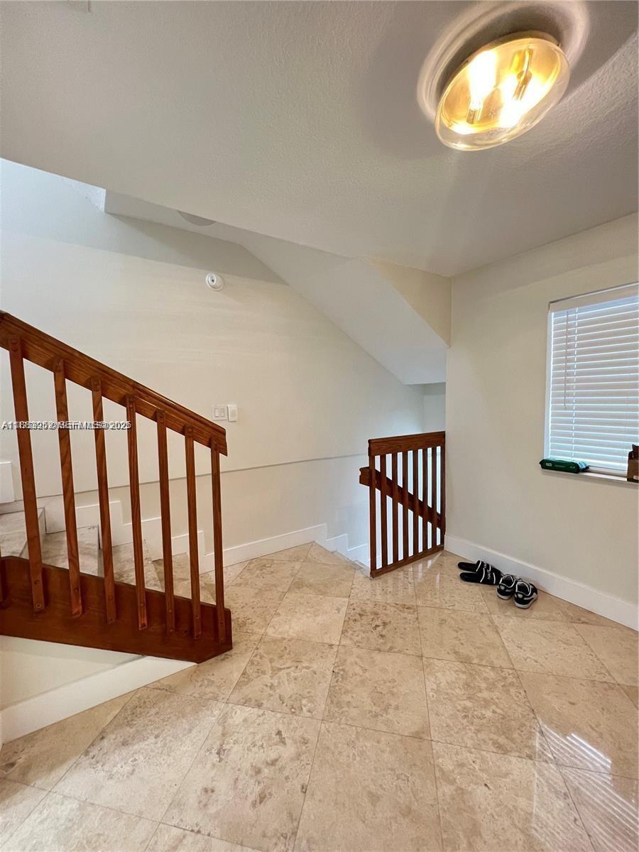 ROADS END VILLAGE CONDO - Residential