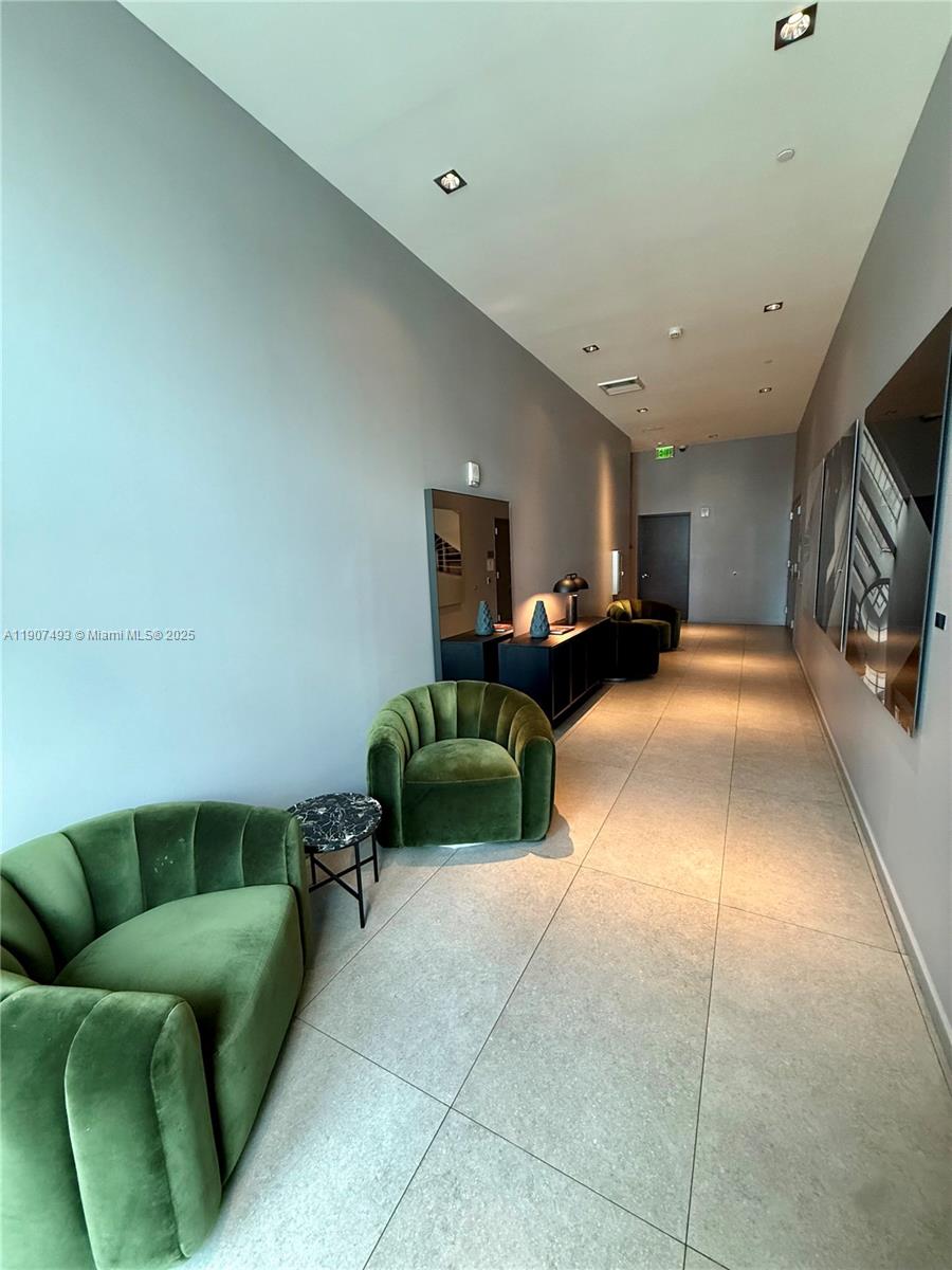 1100 MILLECENTO RESIDENCE - Residential Lease