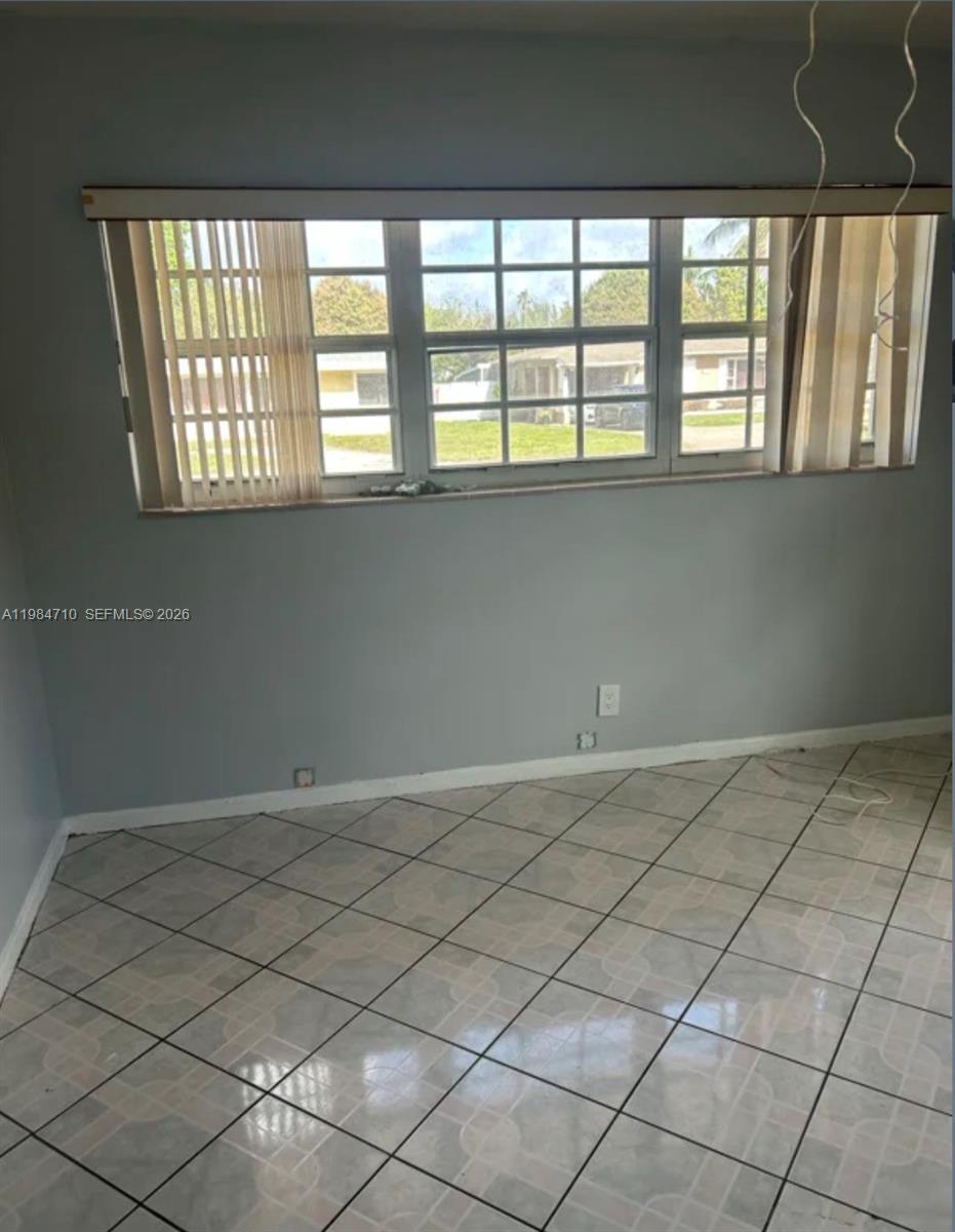 BISCAYNE GARDENS SEC F PA - Residential Lease