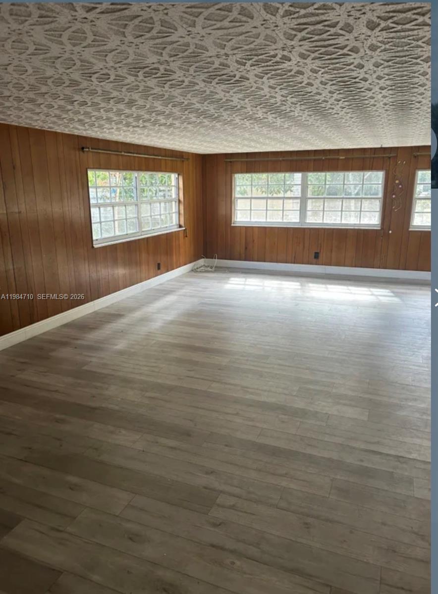 BISCAYNE GARDENS SEC F PA - Residential Lease