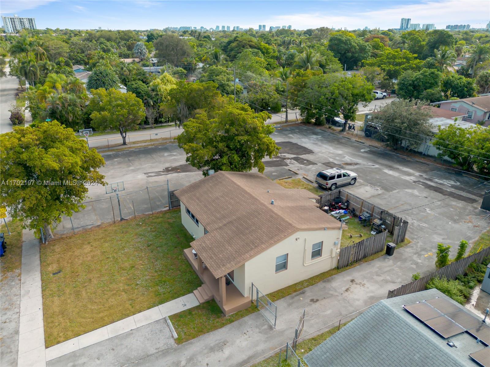 806 NW 18th St