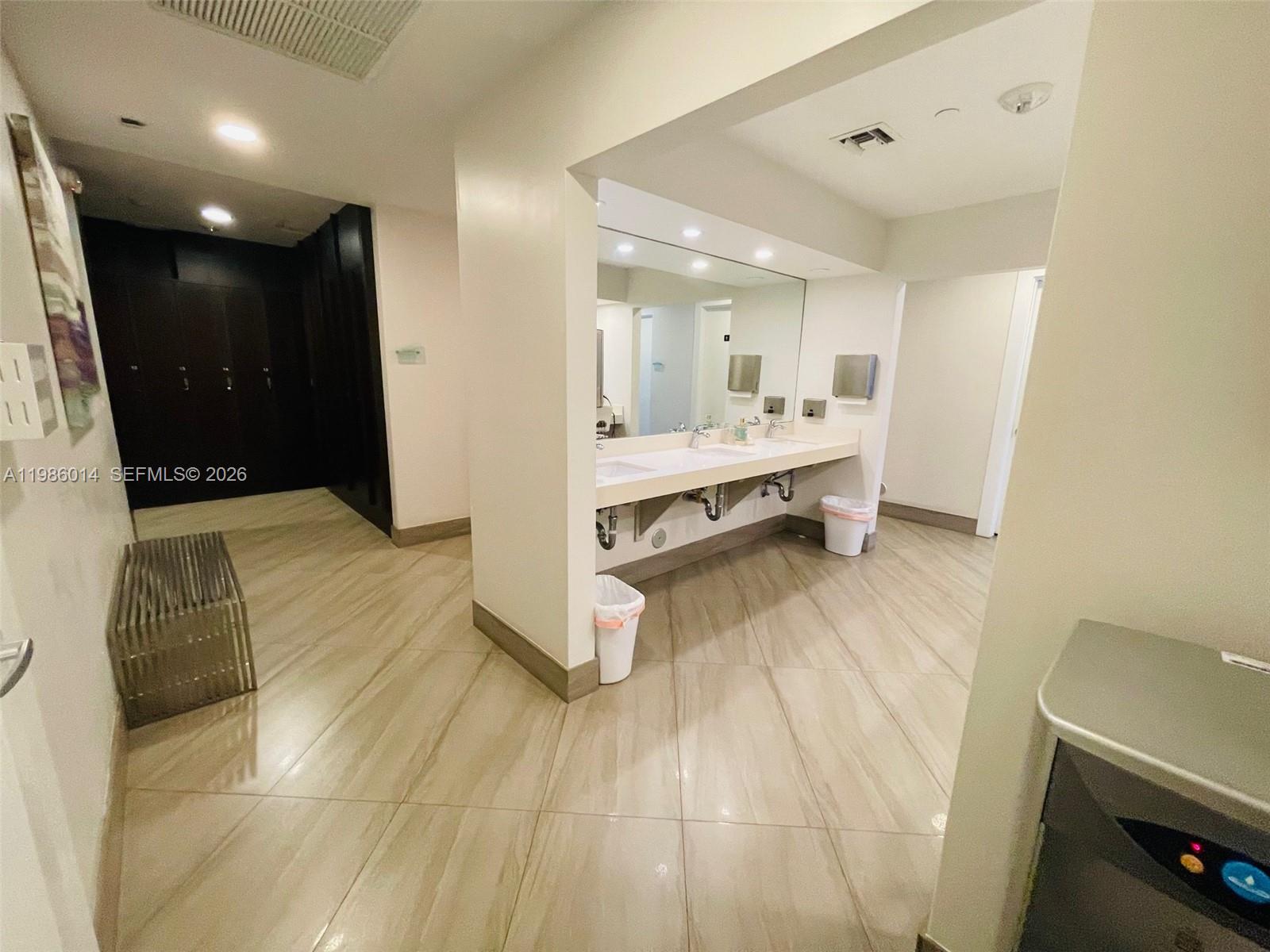 HAMPTONS WEST CONDO - Residential Lease