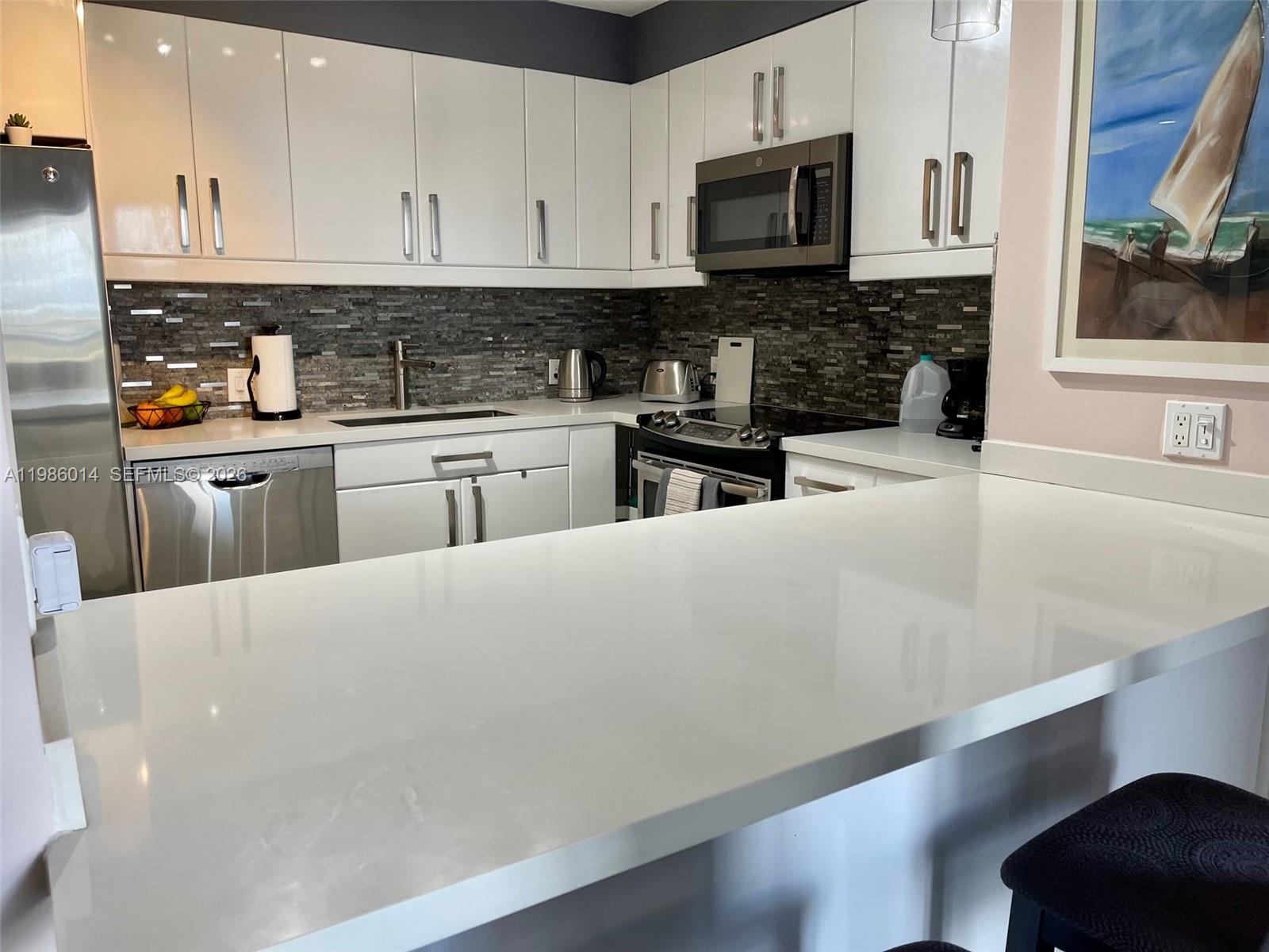 HAMPTONS WEST CONDO - Residential Lease