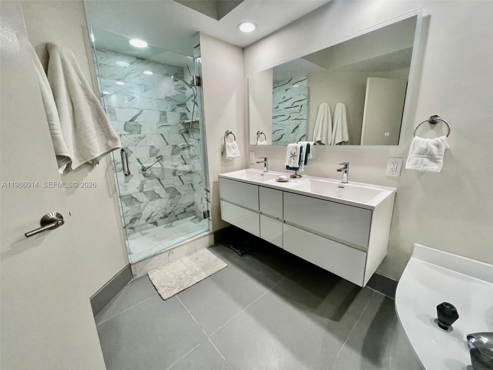 HAMPTONS WEST CONDO - Residential Lease