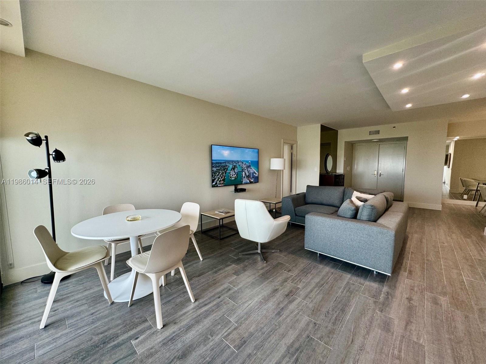 HAMPTONS WEST CONDO - Residential Lease