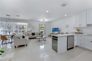 NORTH HOLLYWOOD - Residential