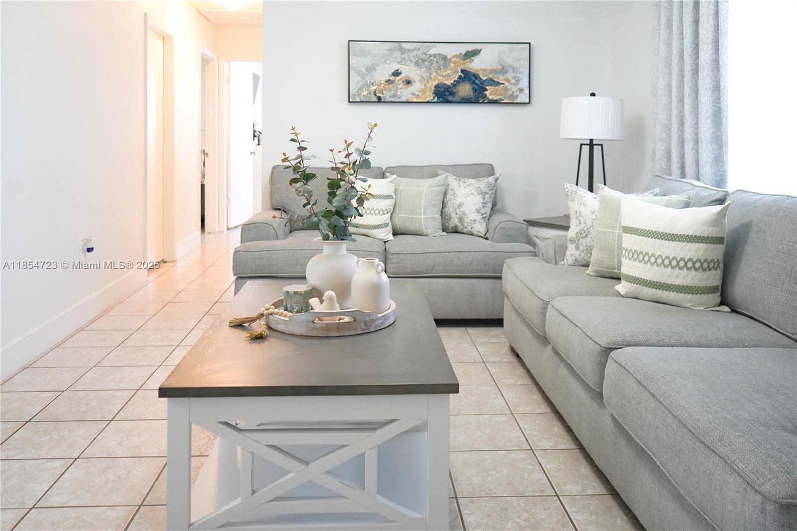 LOS ANGELES ESTATES SEC 3 - Residential