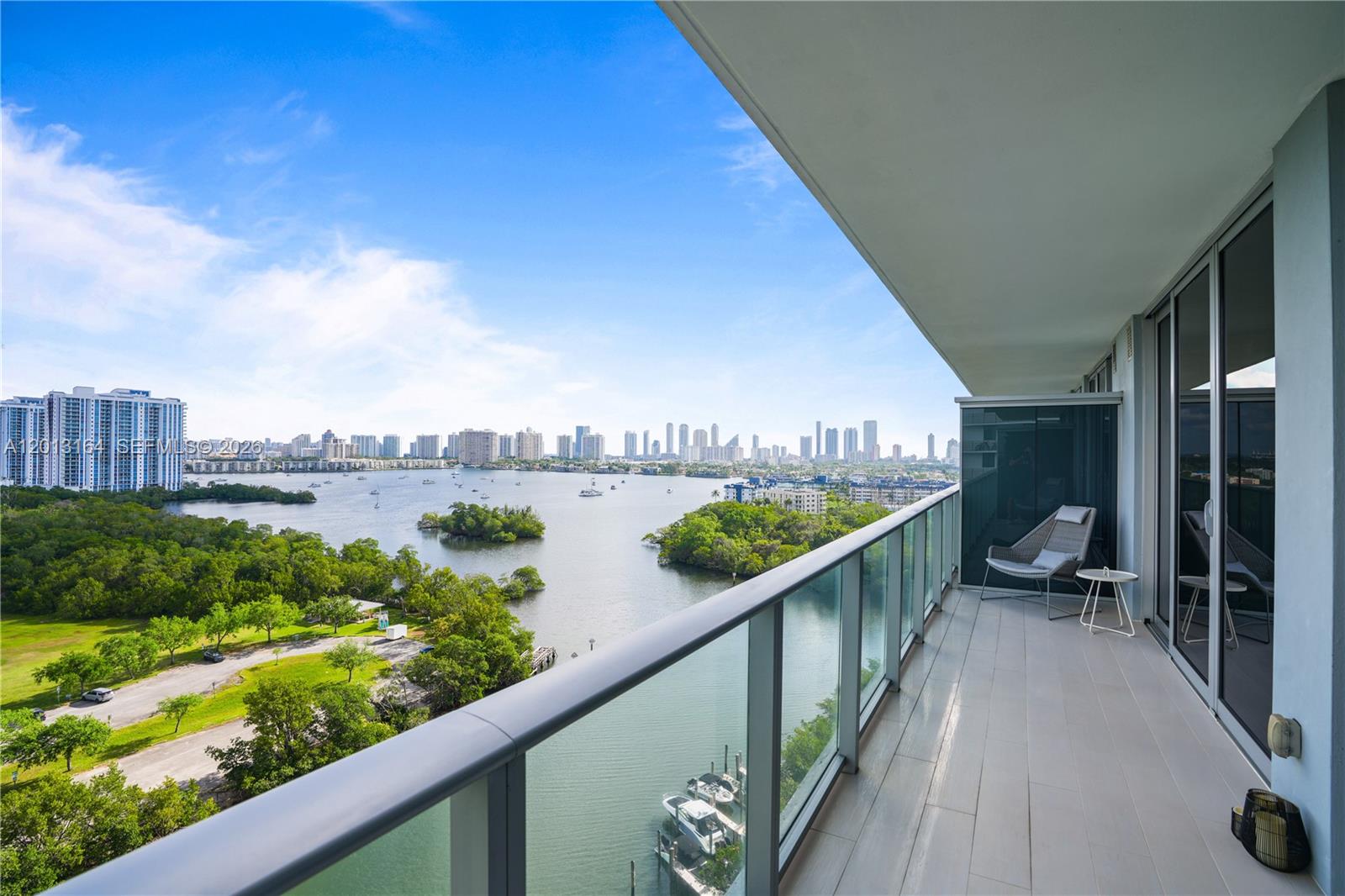 THE HARBOUR NORTH CONDO - Residential