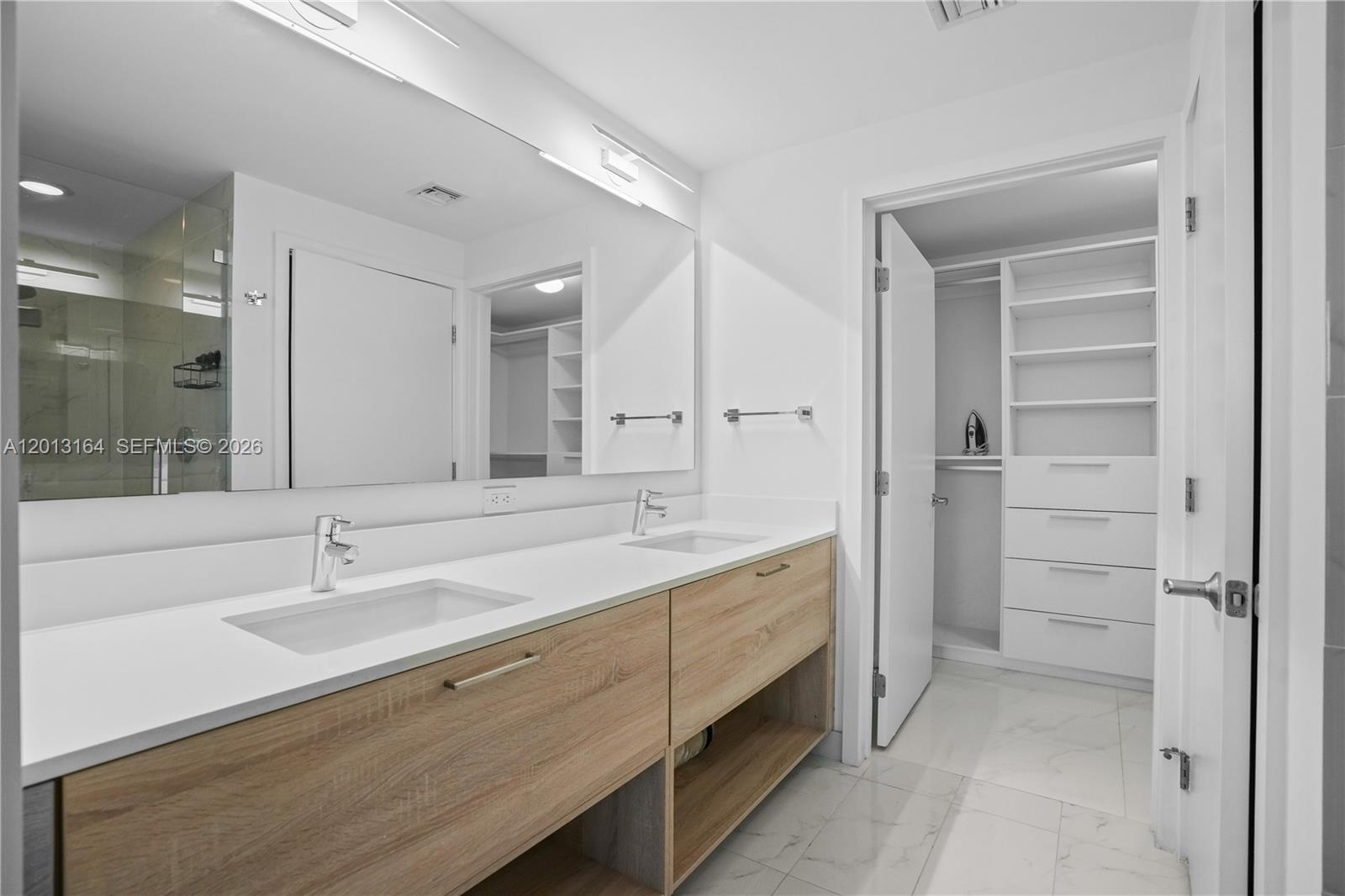 THE HARBOUR NORTH CONDO - Residential