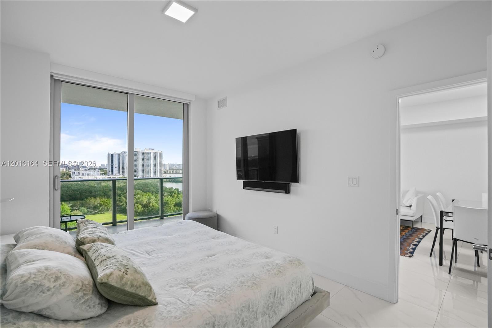 THE HARBOUR NORTH CONDO - Residential