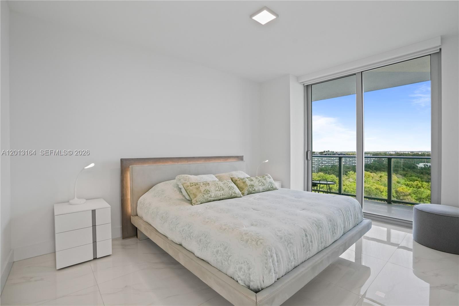 THE HARBOUR NORTH CONDO - Residential