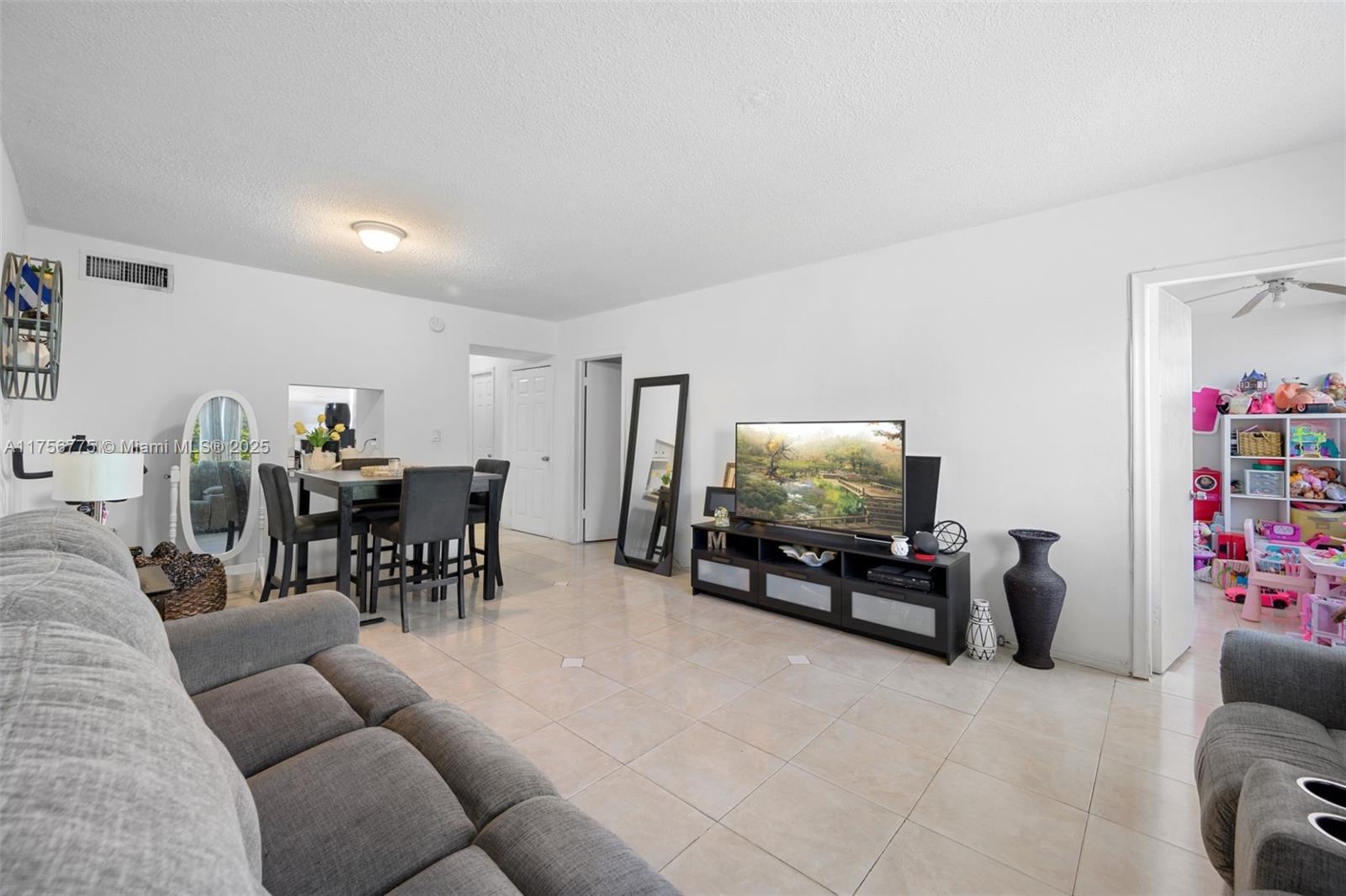 BISC LAKE GARDENS CONDO N - Residential