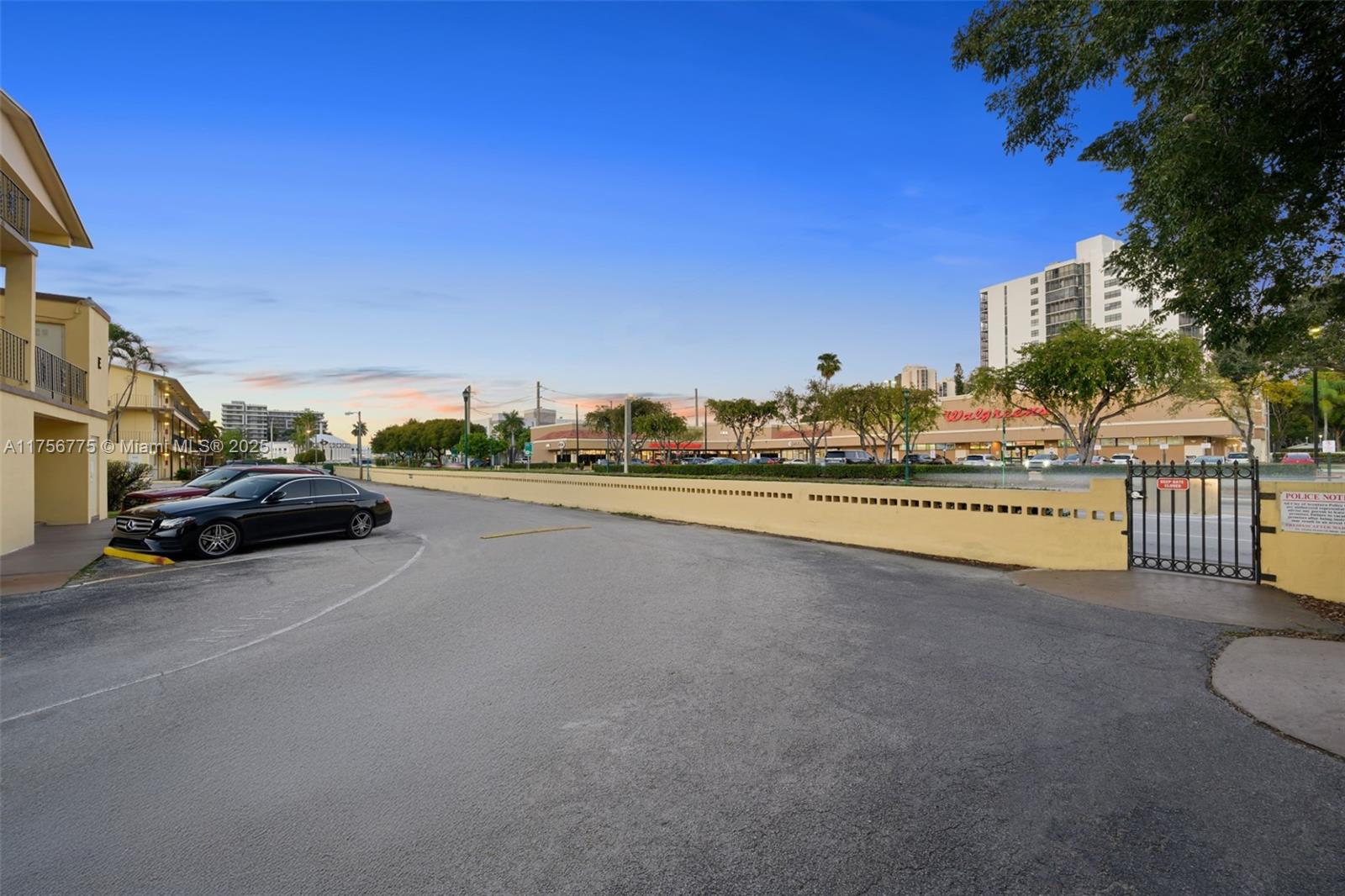 BISC LAKE GARDENS CONDO N - Residential