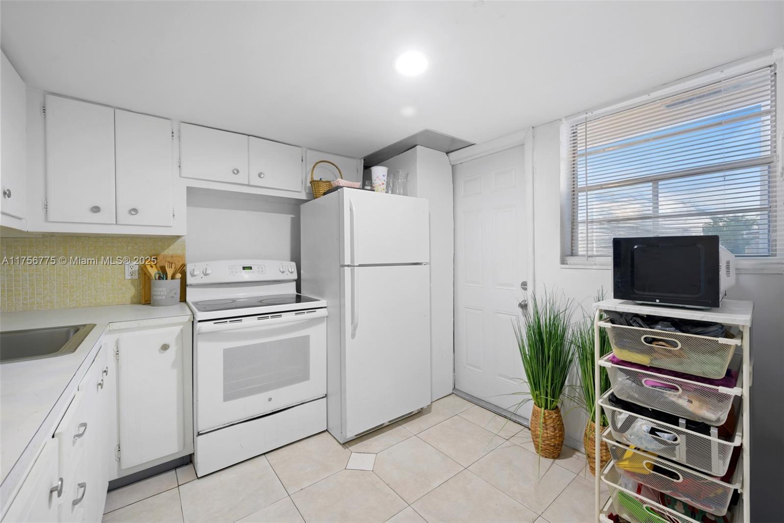 BISC LAKE GARDENS CONDO N - Residential