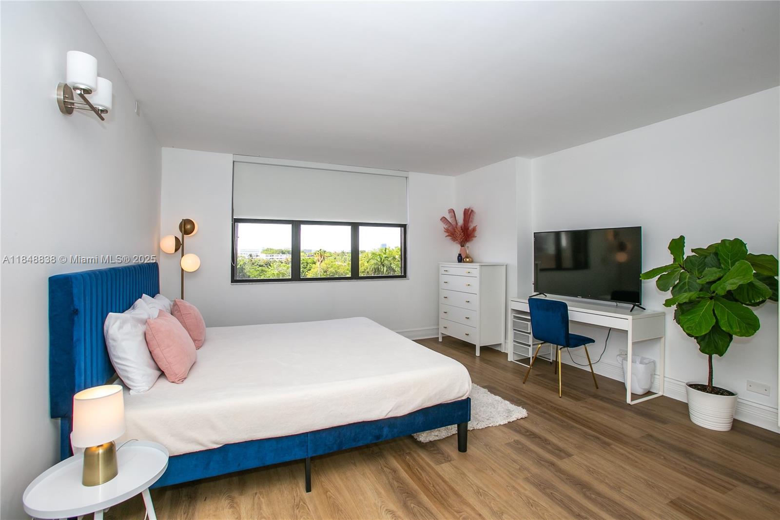 CRICKET CLUB CONDO - Residential