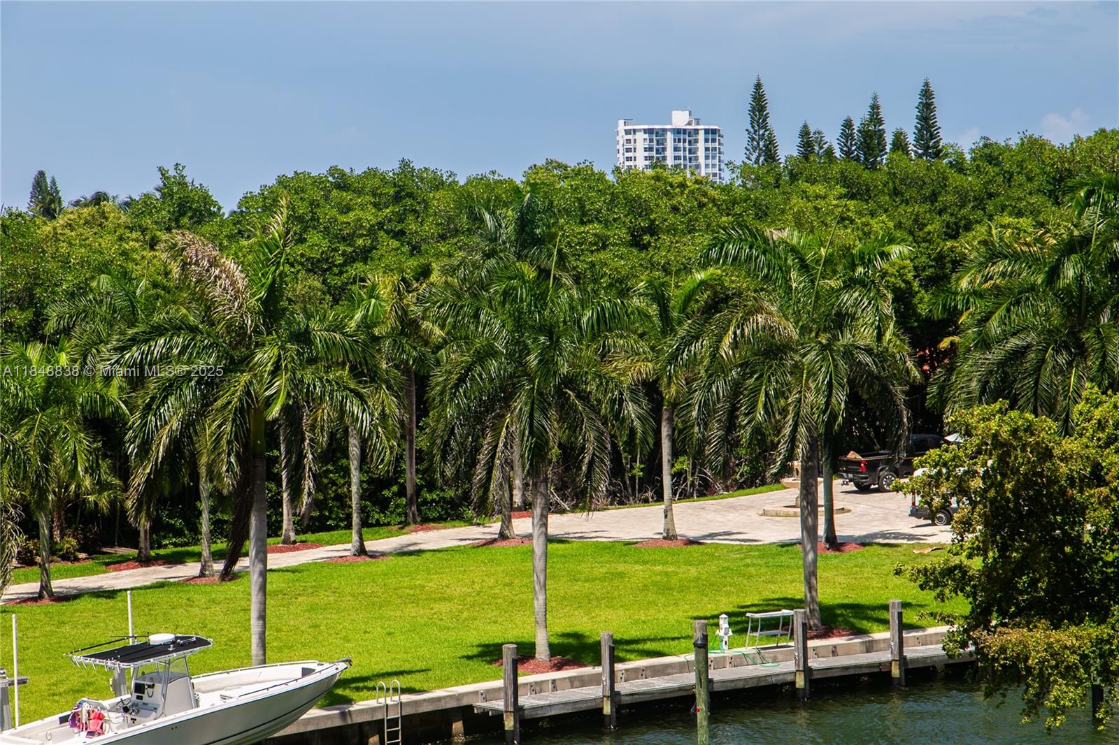 CRICKET CLUB CONDO - Residential