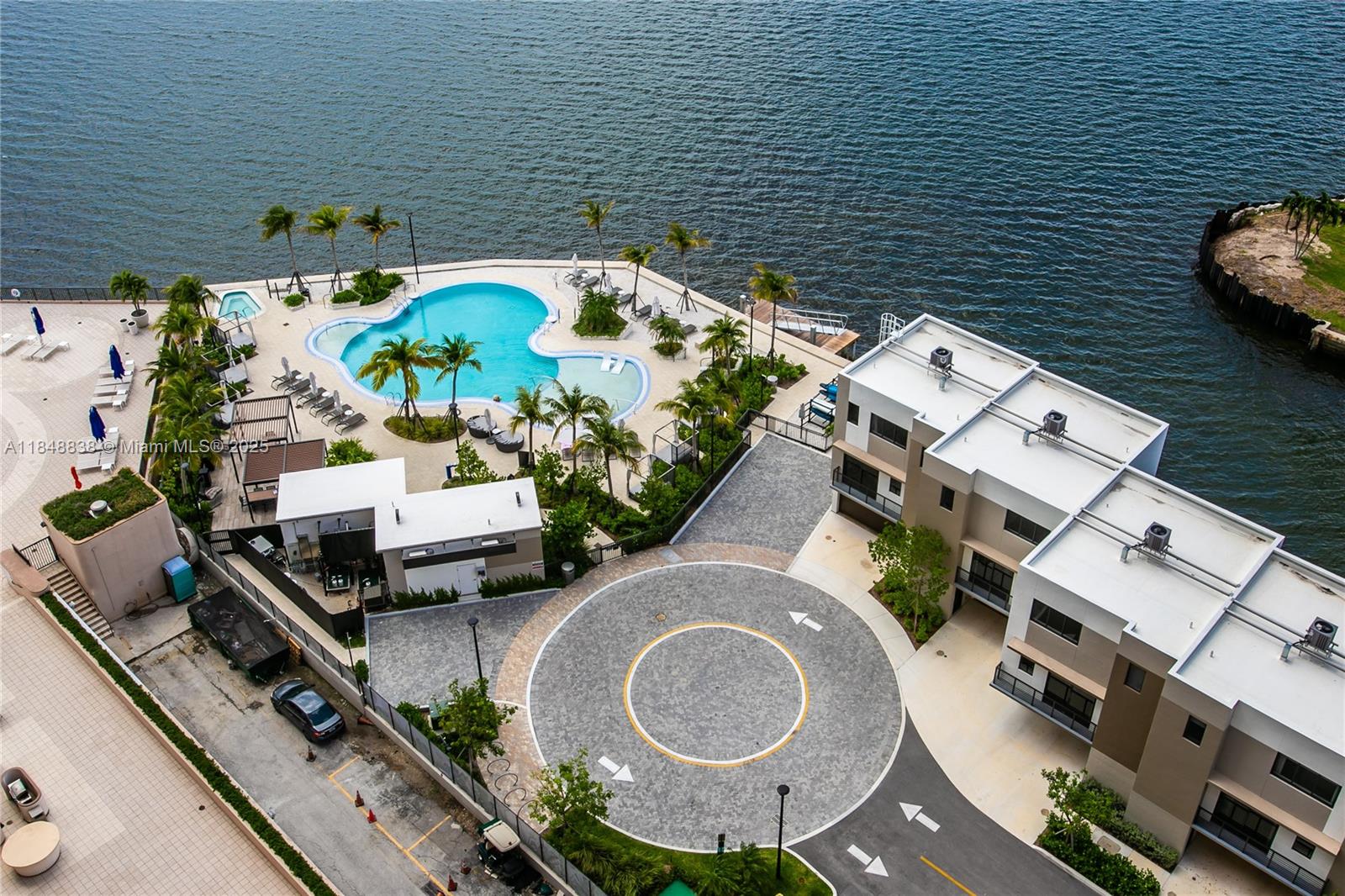 CRICKET CLUB CONDO - Residential