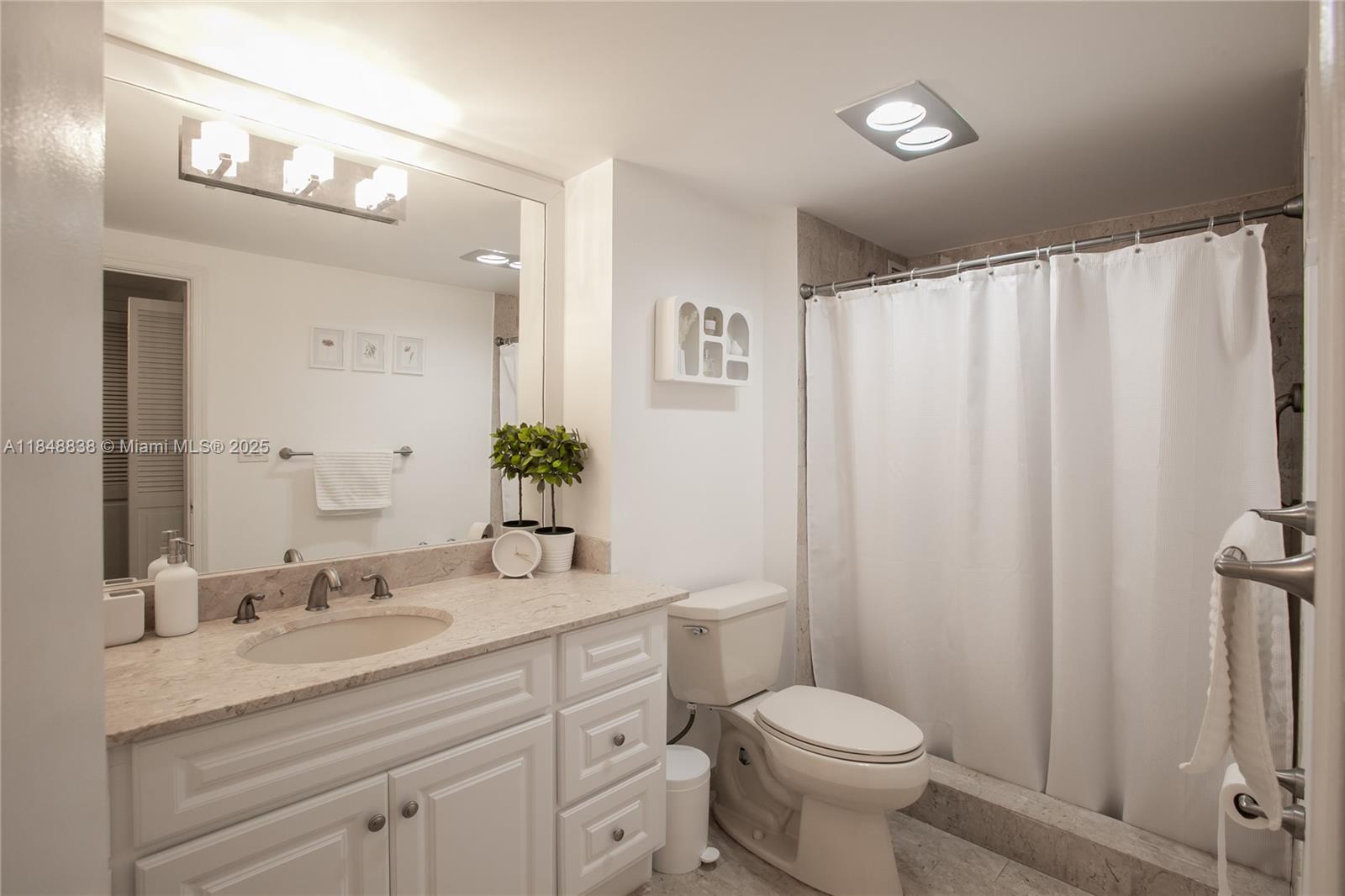 CRICKET CLUB CONDO - Residential
