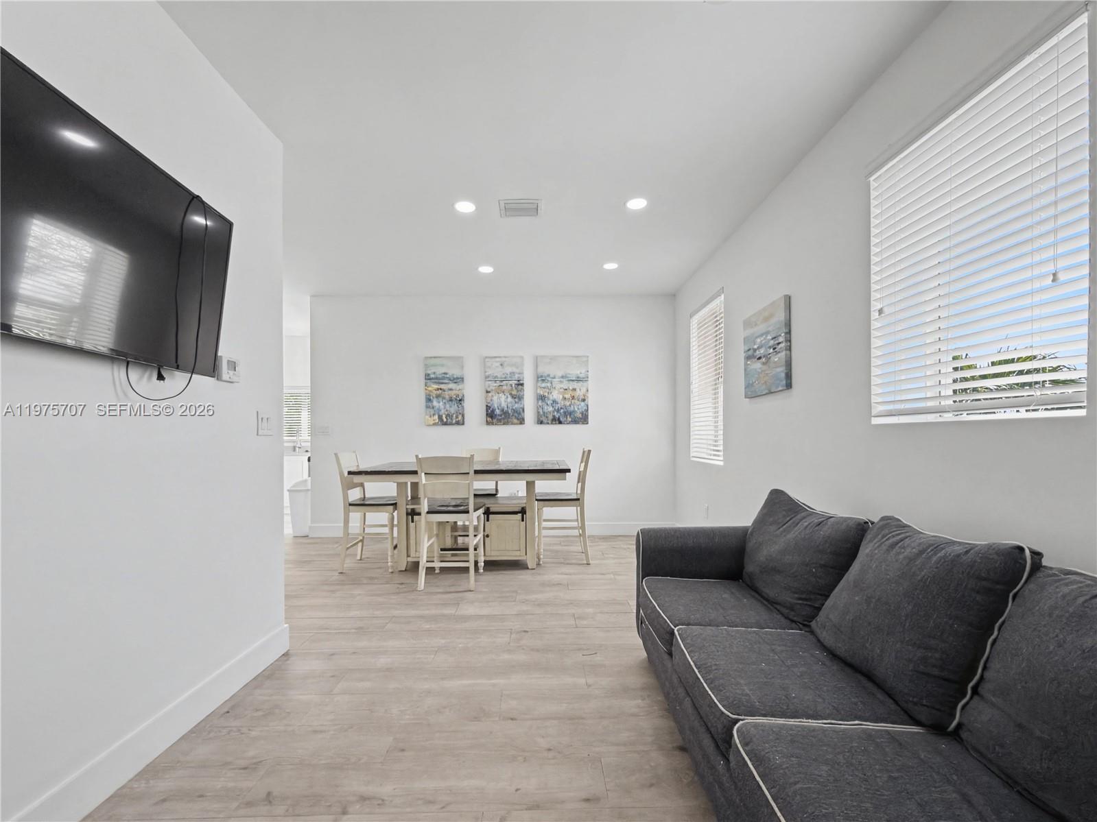 COMFORT GARDENS - Residential Income