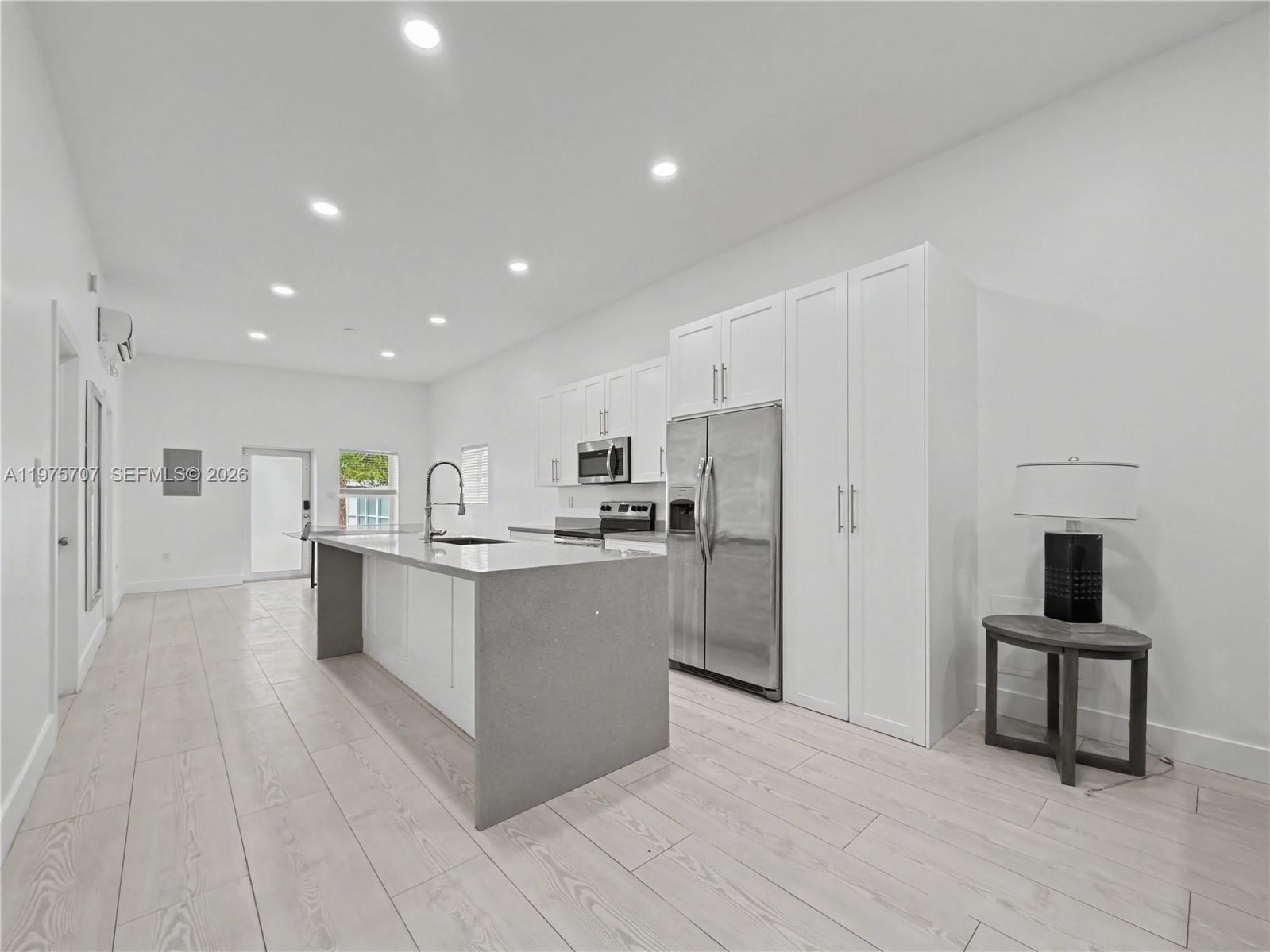 COMFORT GARDENS - Residential Income